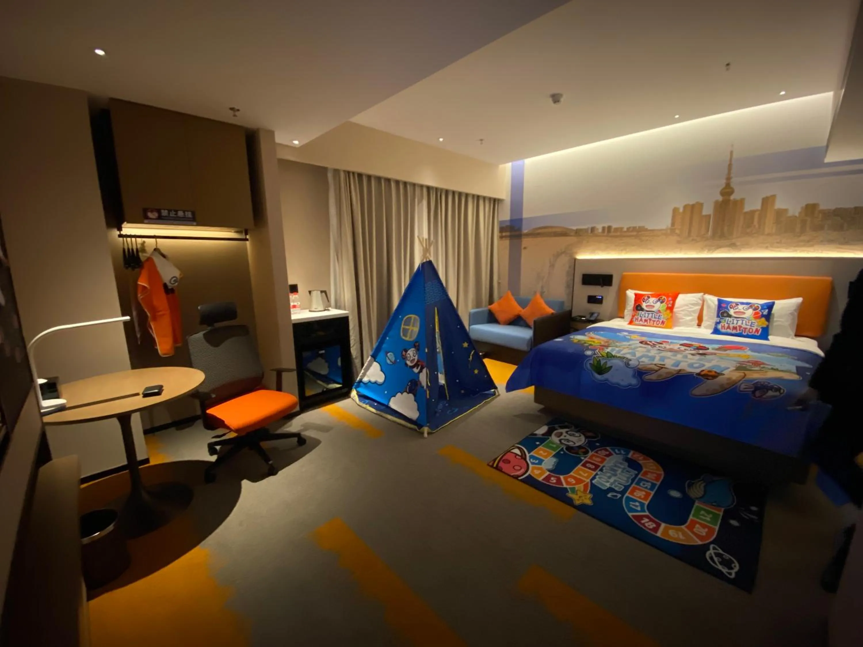 Bed in Hampton by Hilton Foshan Dali