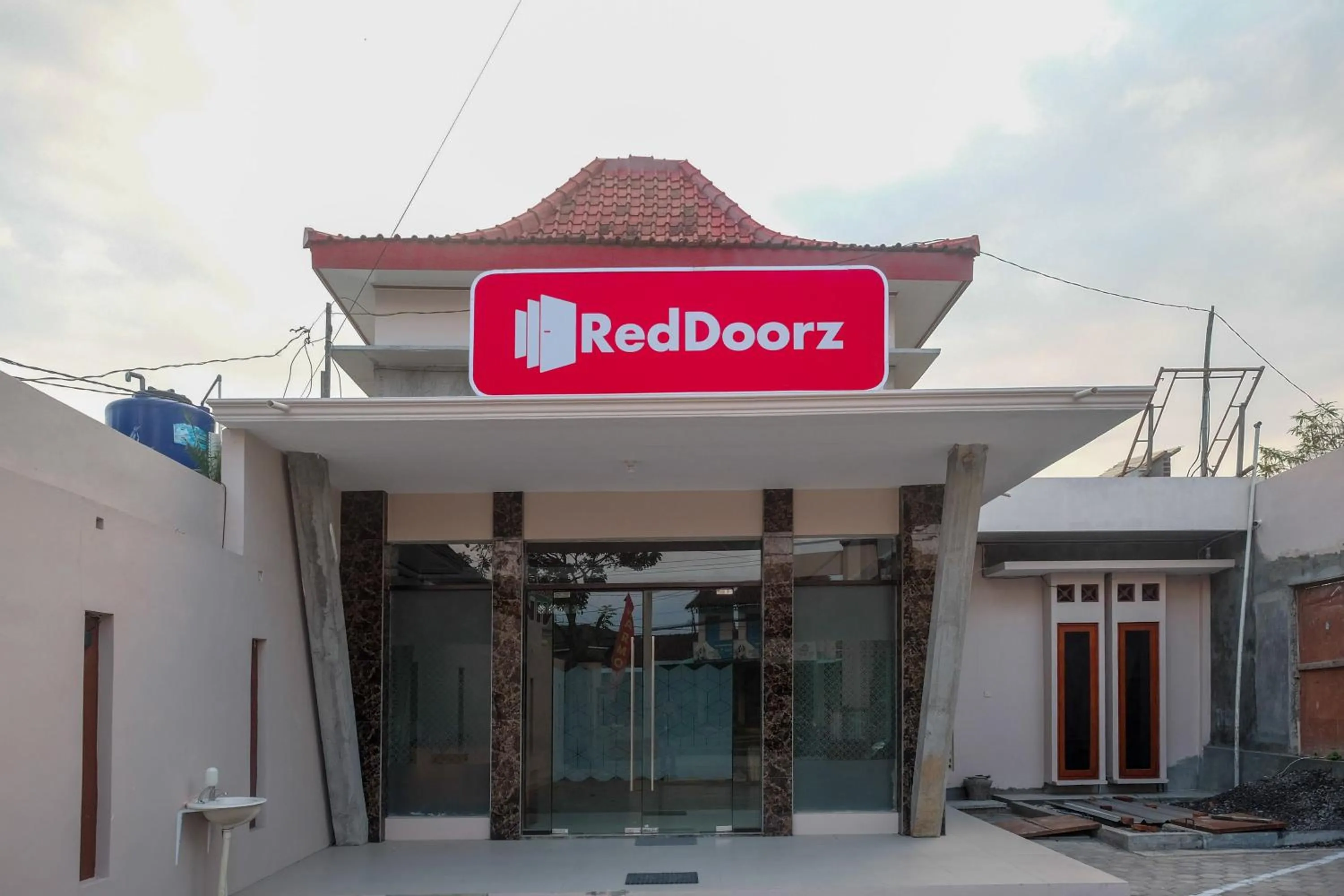 Property building in RedDoorz Syariah near Alun Alun Temanggung
