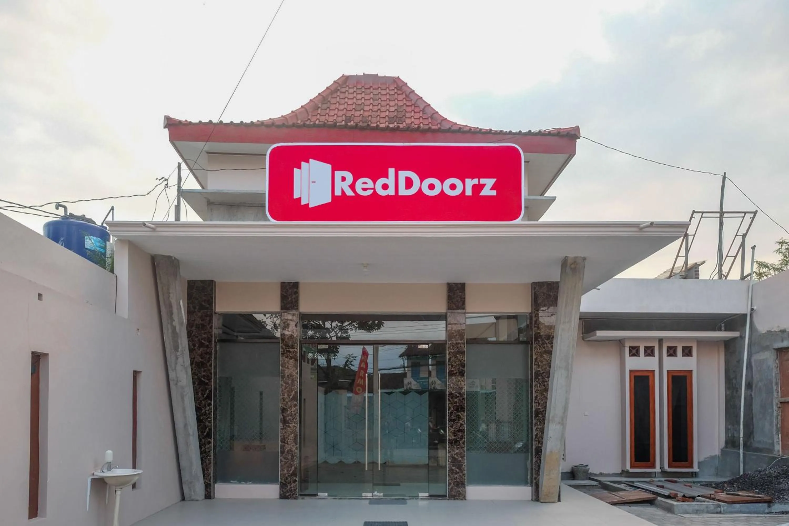 Property building in RedDoorz Syariah near Alun Alun Temanggung