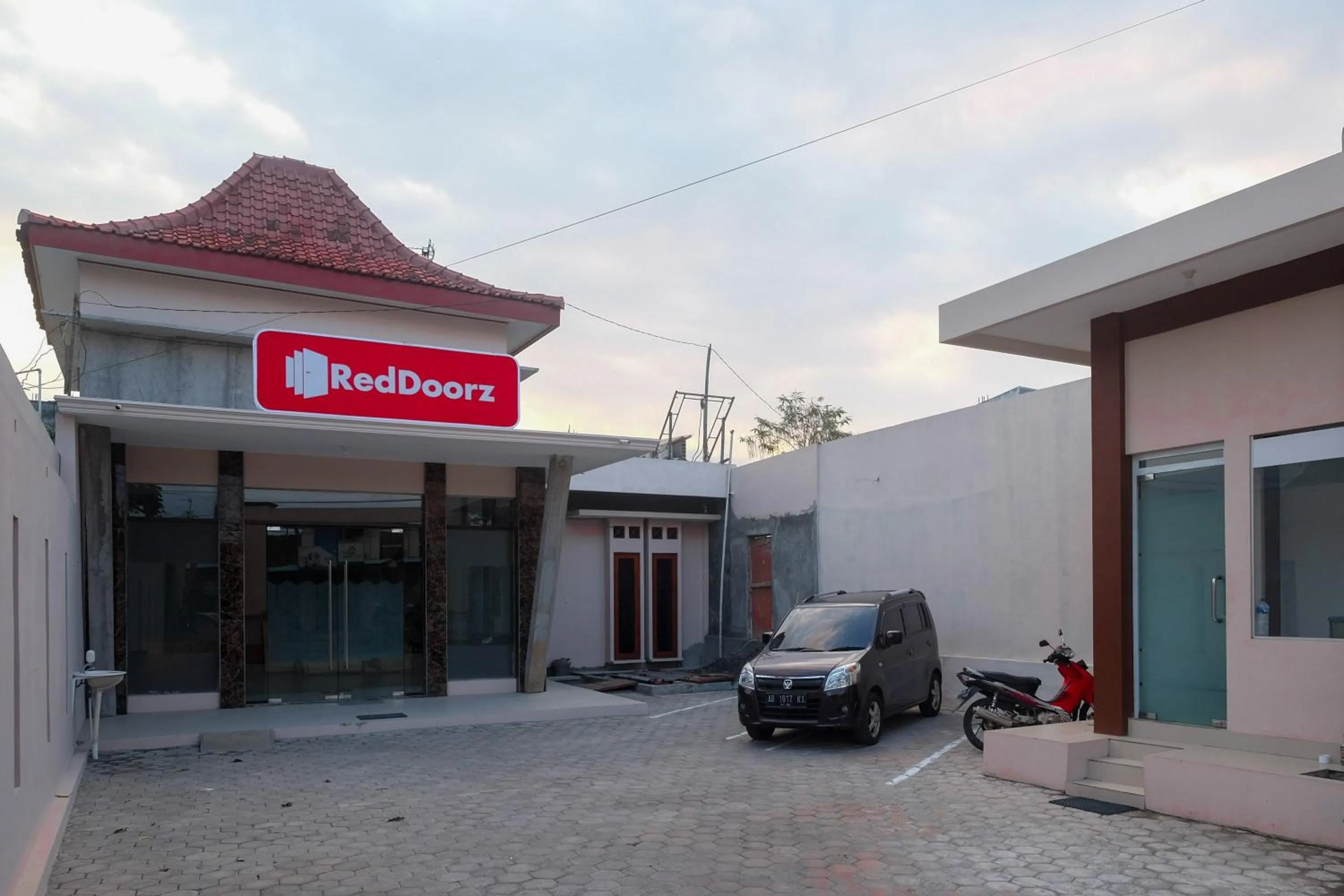 Property building in RedDoorz Syariah near Alun Alun Temanggung