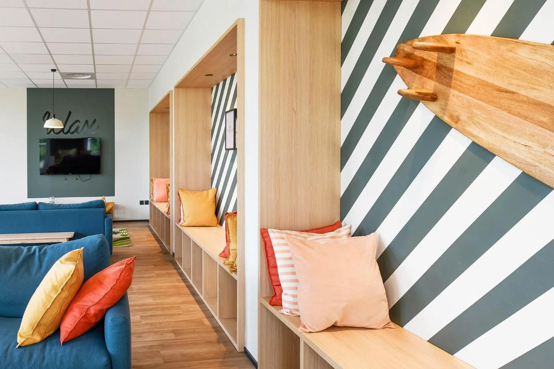 Communal lounge/ TV room in Appart'hôtel Toulouse Zénith