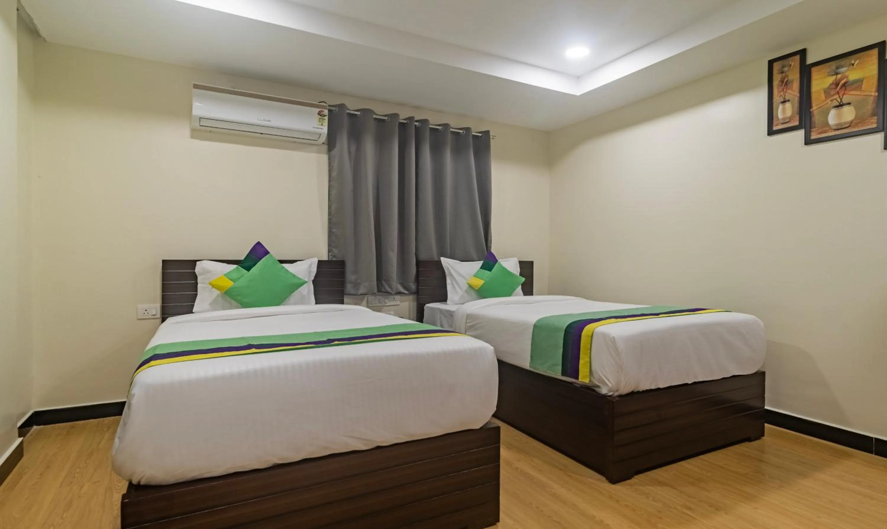 Bed in Treebo Address Inn Jubilee Hills