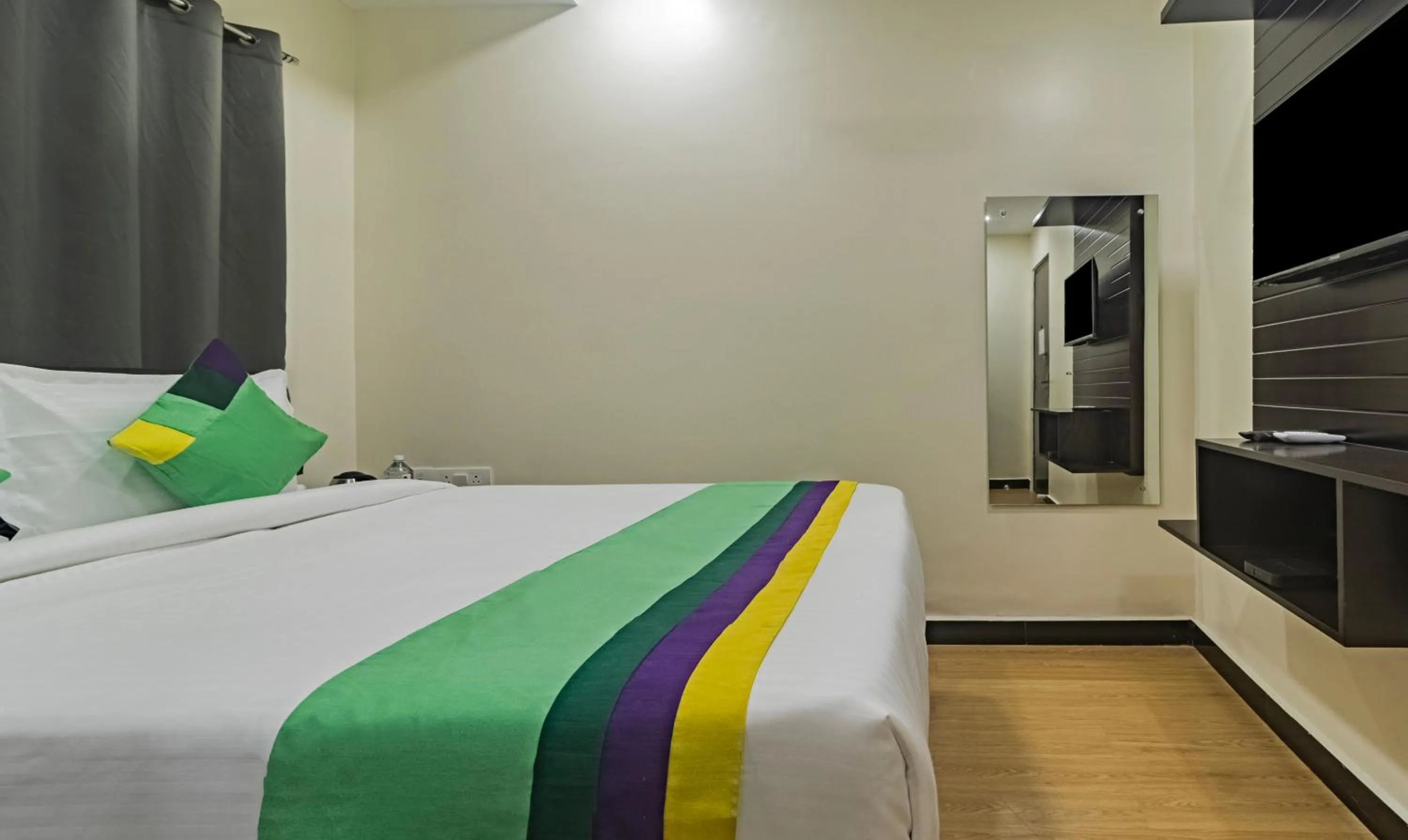 Bed in Treebo Address Inn Jubilee Hills