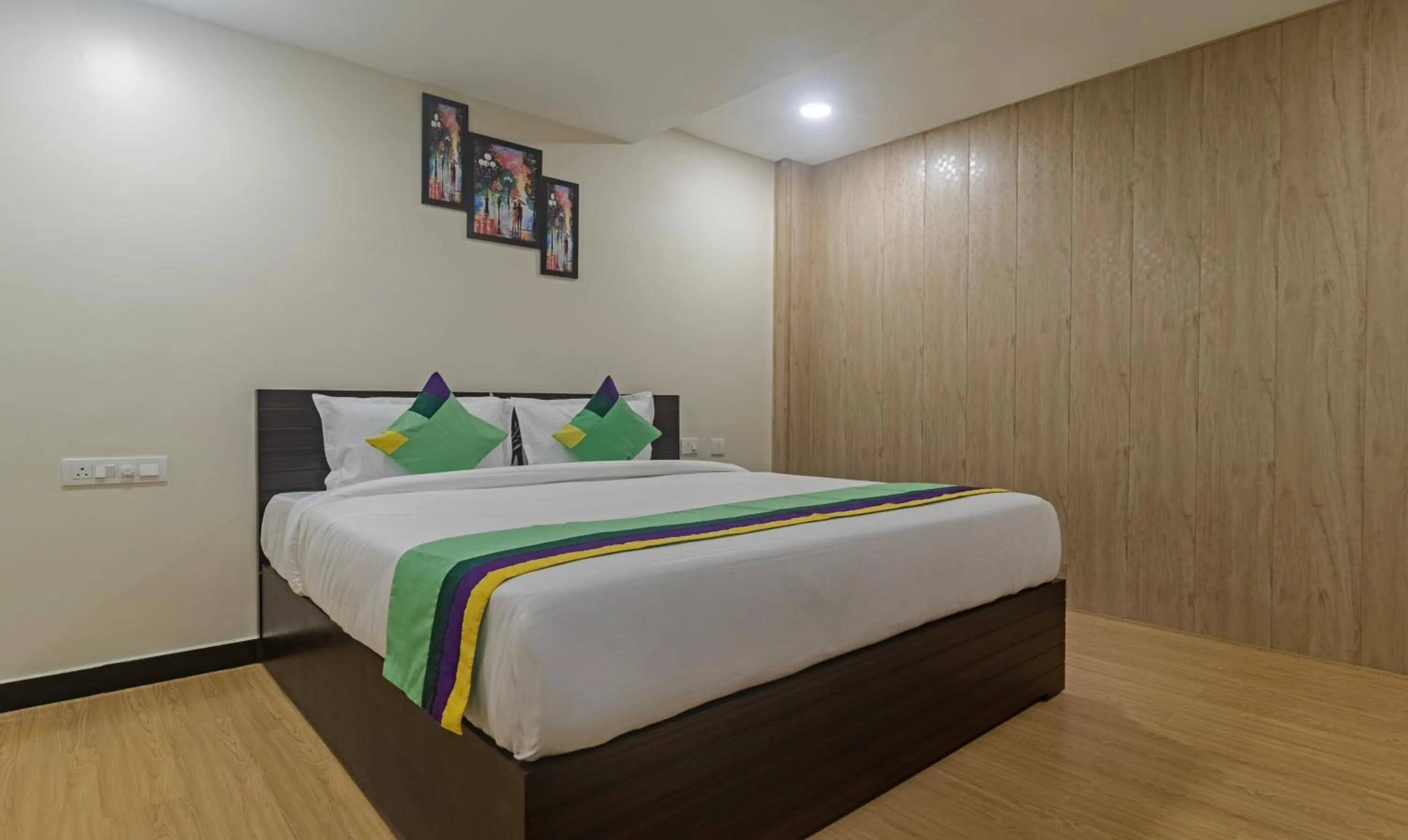 Bed in Treebo Address Inn Jubilee Hills