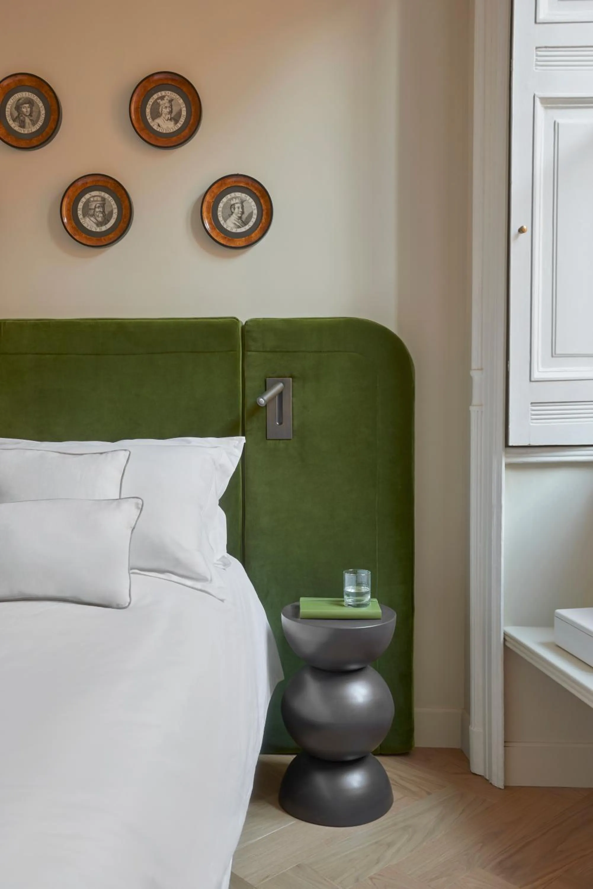 Bed in Crossing Manzoni