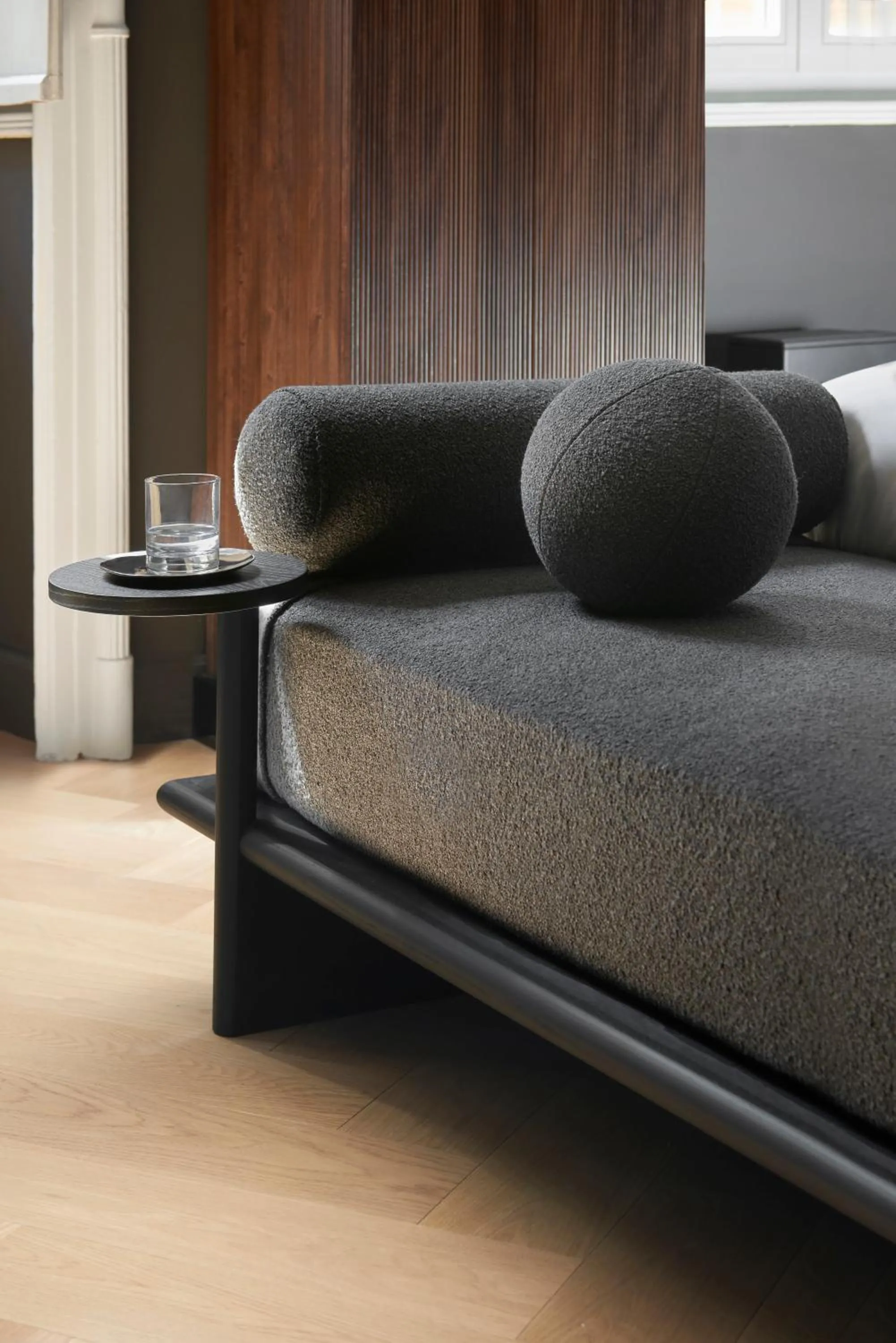 Bedroom, Bed in Crossing Manzoni