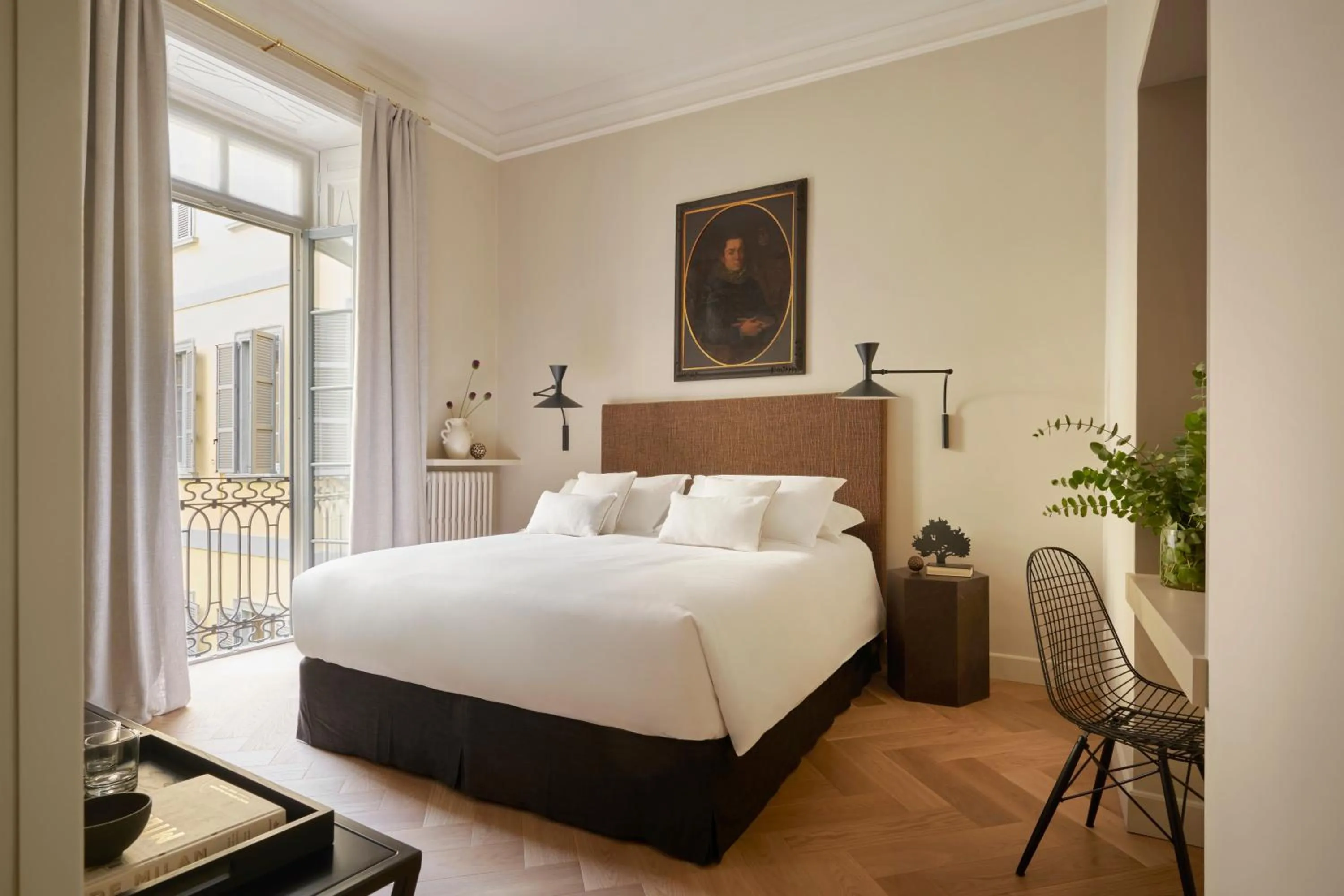 Bedroom, Bed in Crossing Manzoni