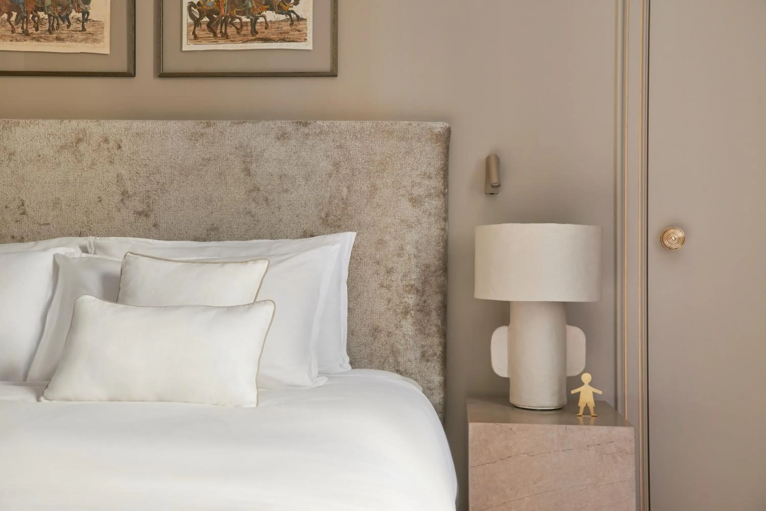 Bed in Crossing Manzoni