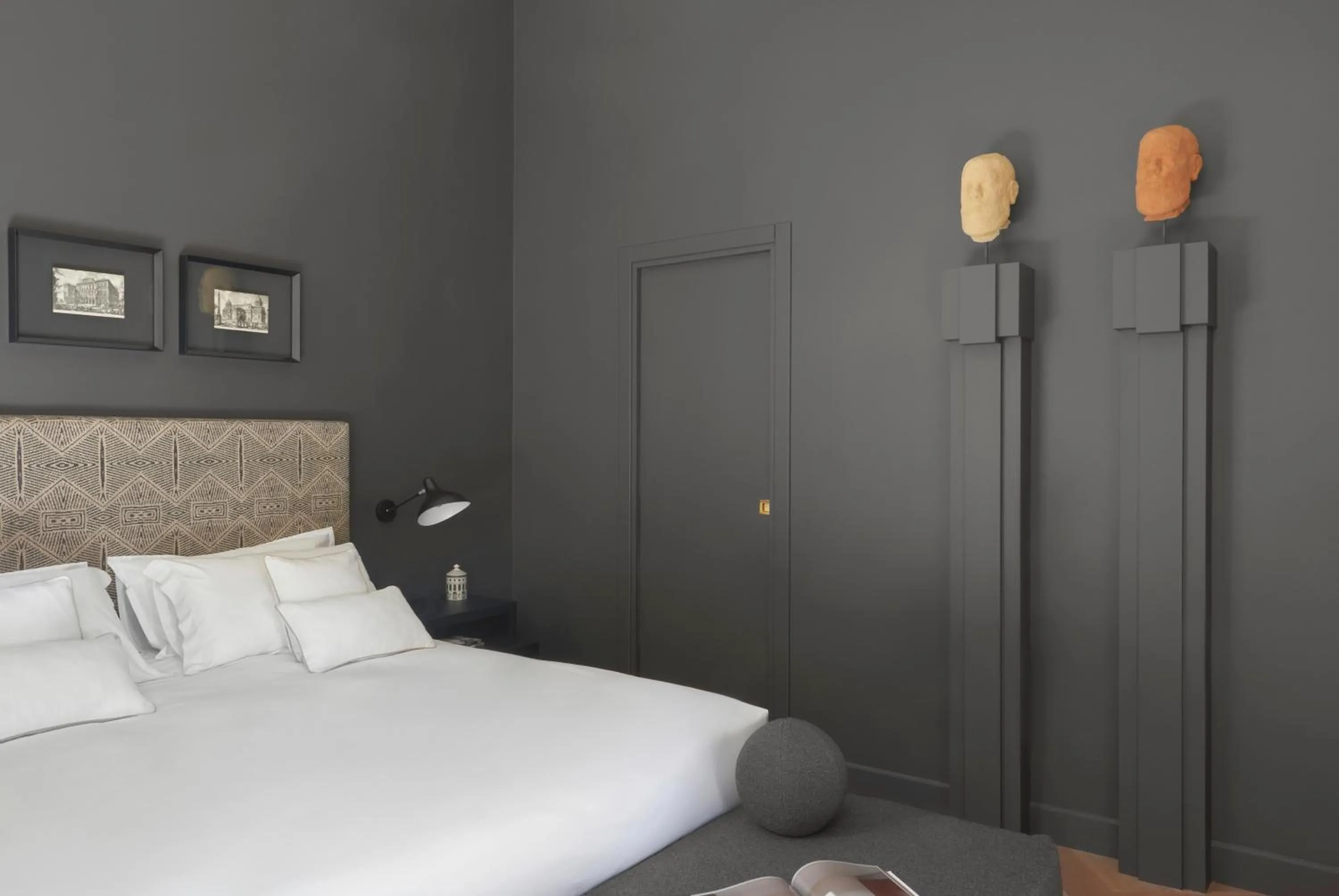 Photo of the whole room, Bed in Crossing Manzoni