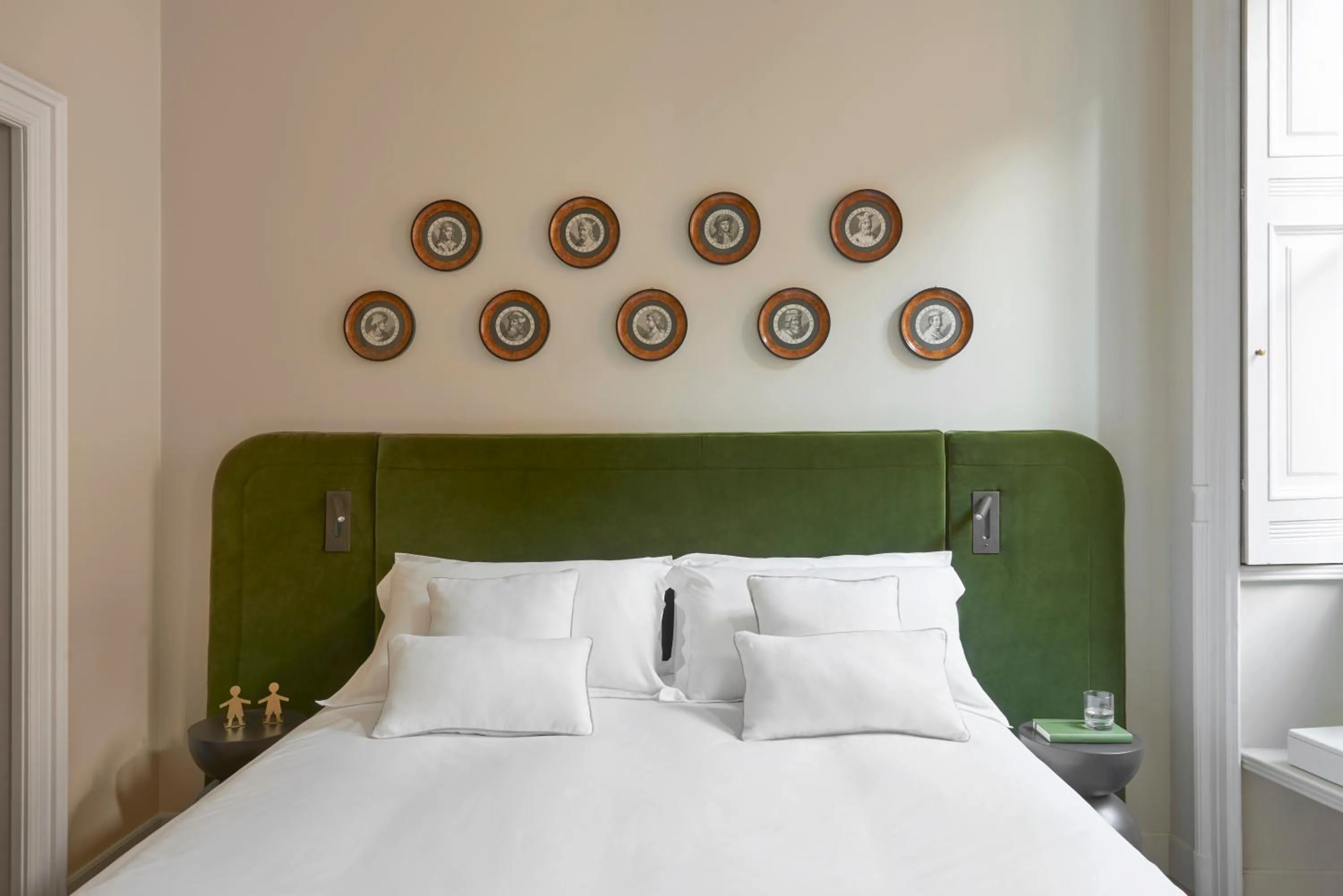 Bed in Crossing Manzoni