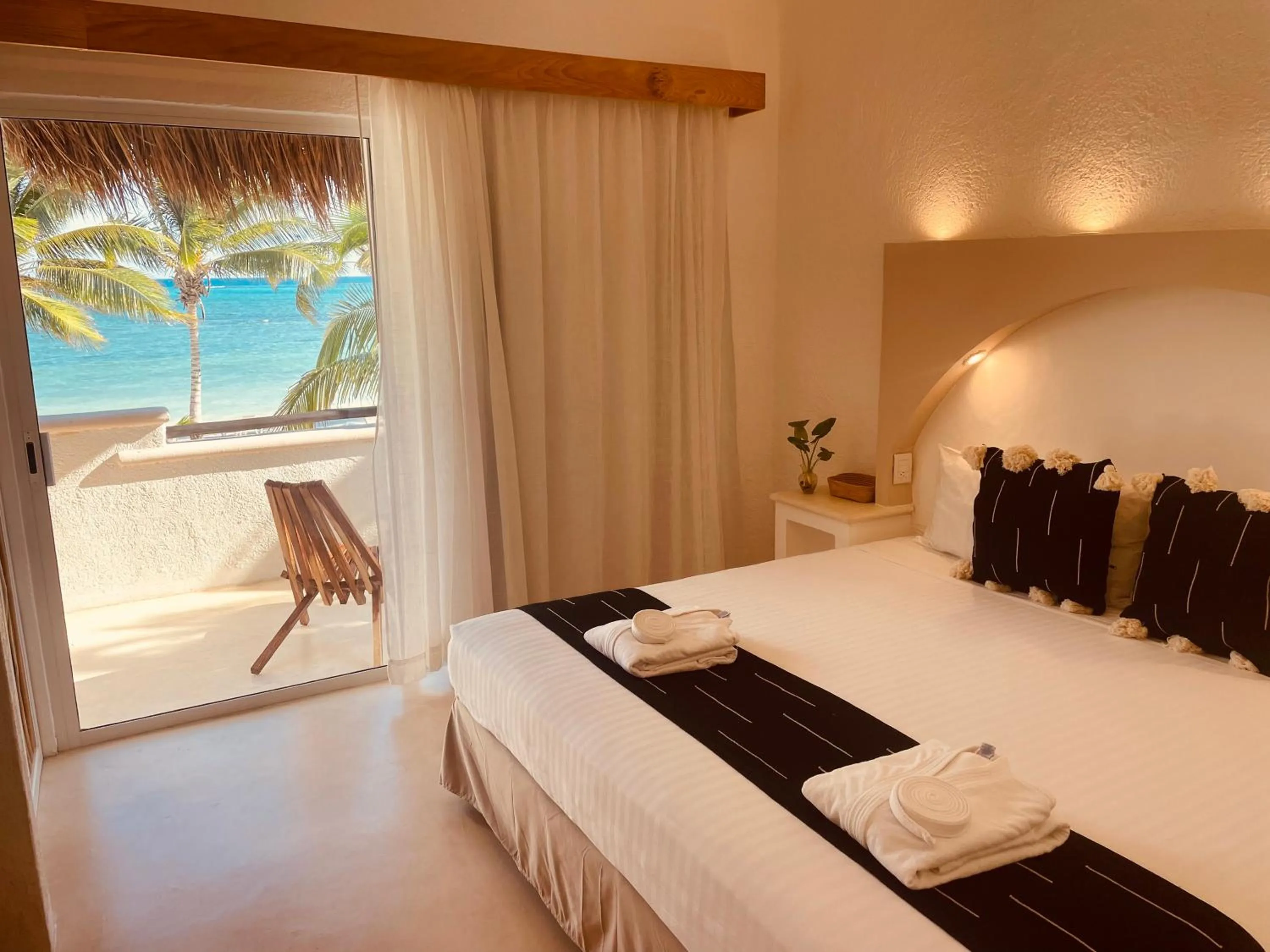 View (from property/room), Bed in VR CLUB Tulum Riviera