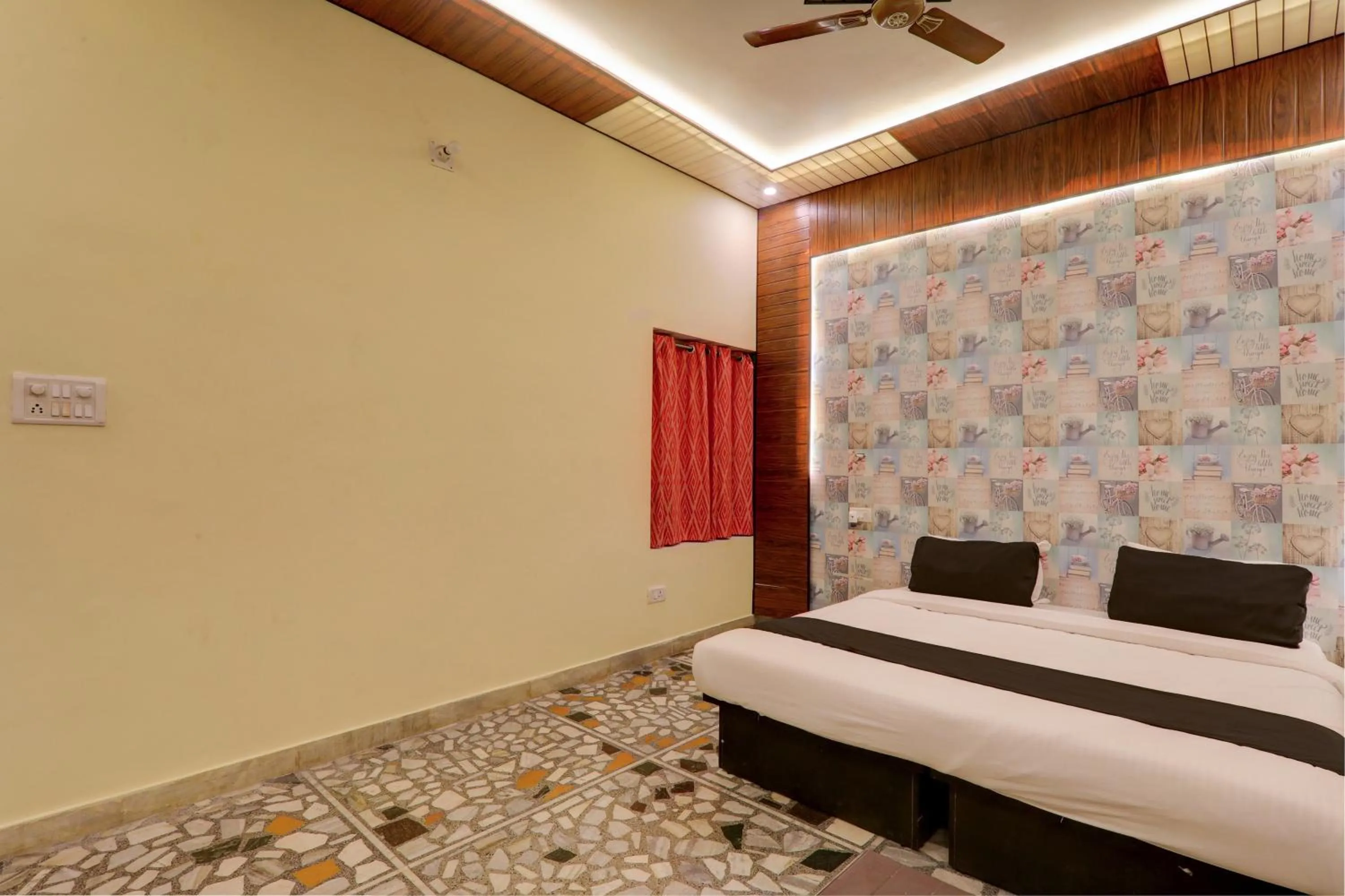 Bedroom, Bed in Hotel O Flagship Adbhut Moment Hotel