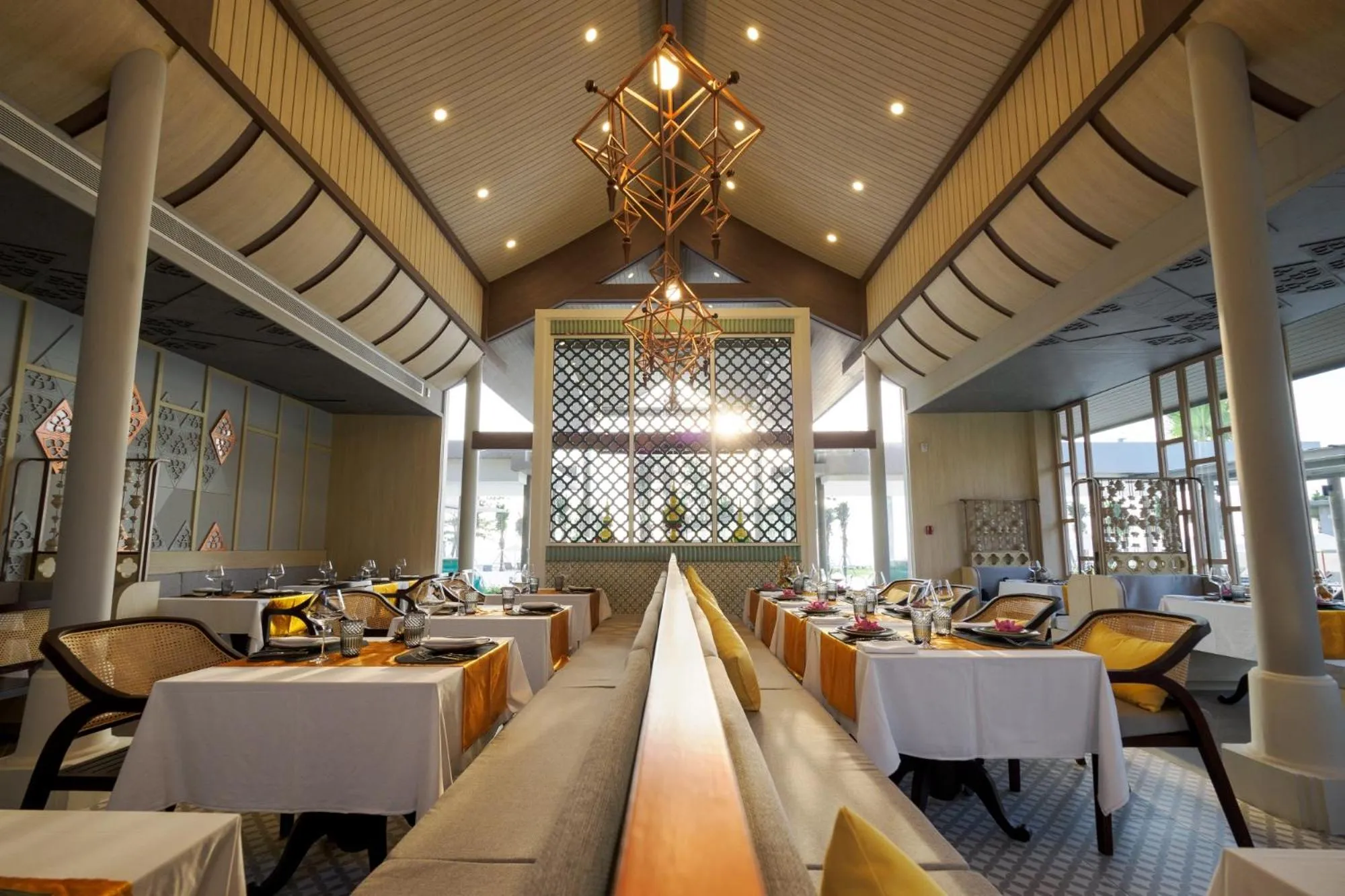 Restaurant/places to eat in The Little Shore Khao Lak by Katathani