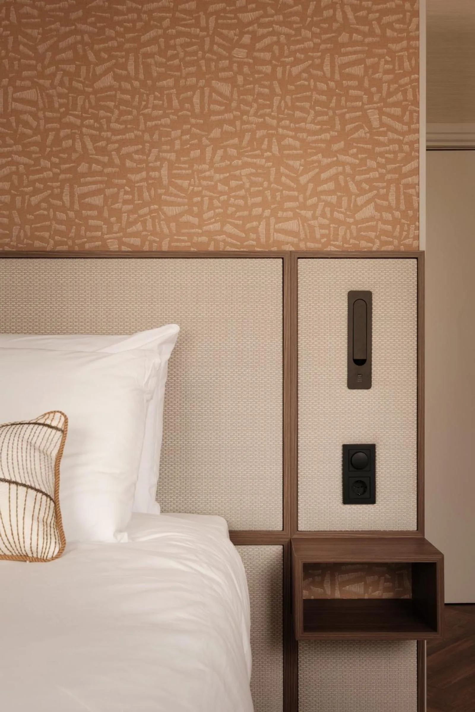 Bed in Parklane Hotel