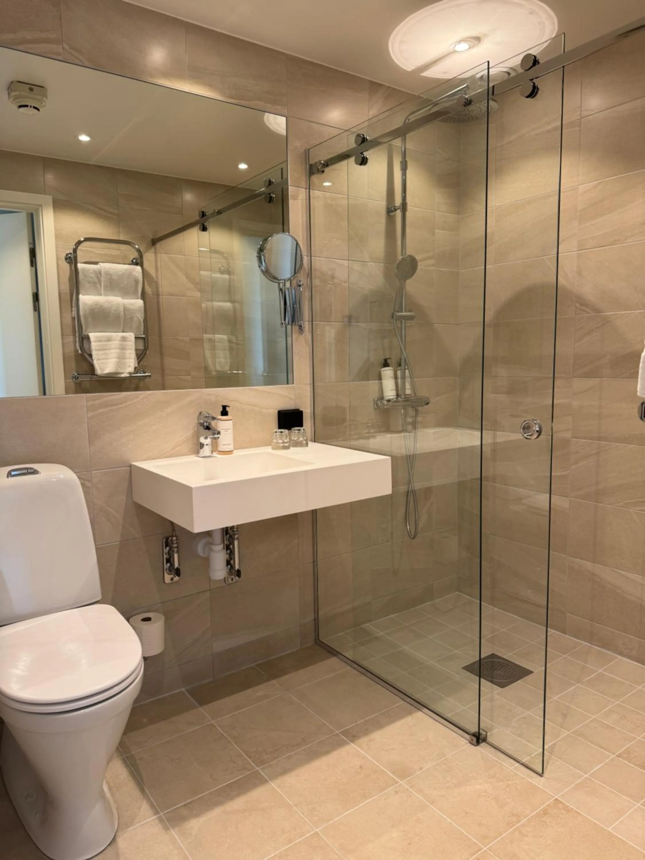 Shower in Skåvsjöholm, hotell & konferens