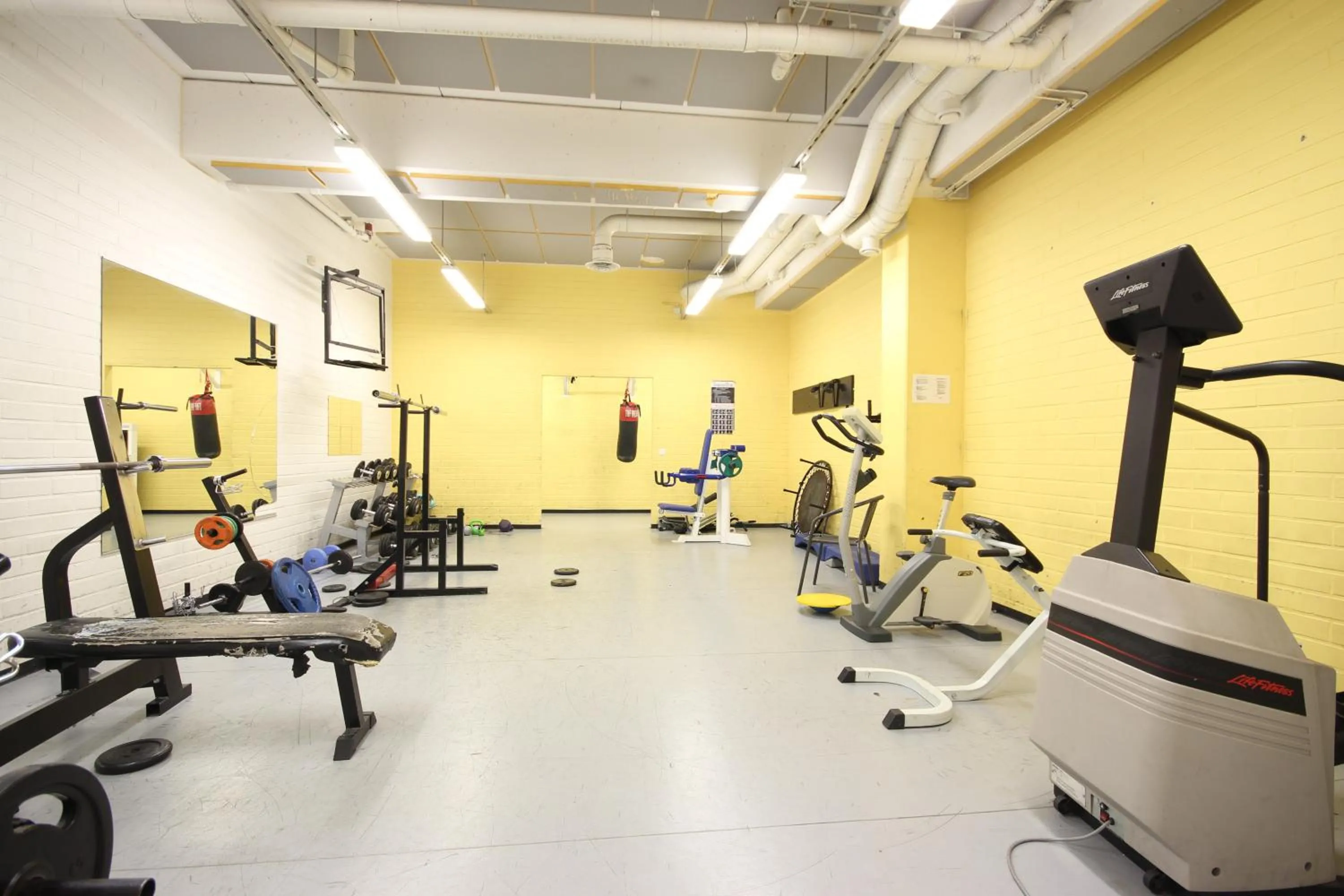 Fitness centre/facilities in Forenom Hostel Espoo Kilo