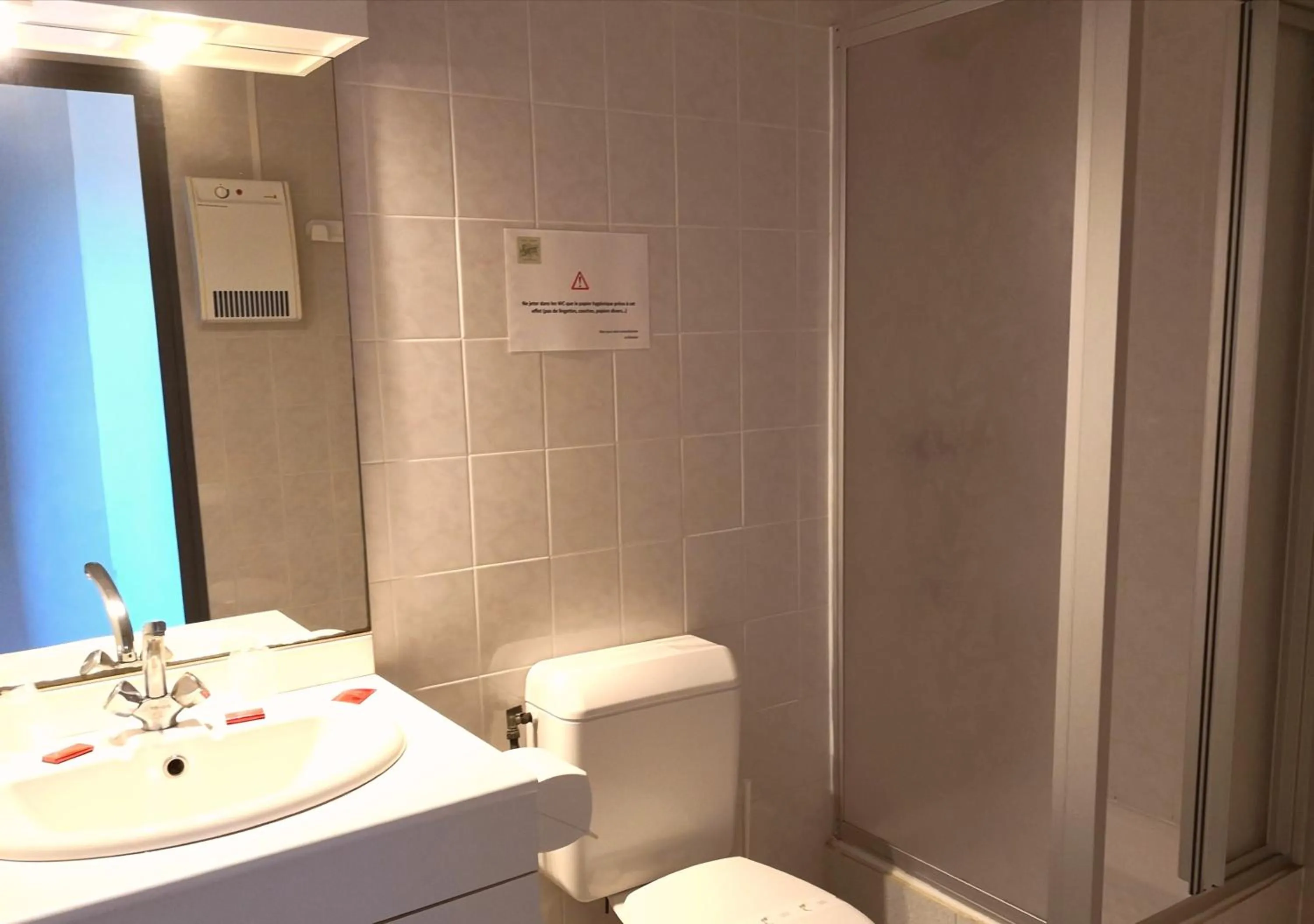 Bathroom in Hôtel Les Sources