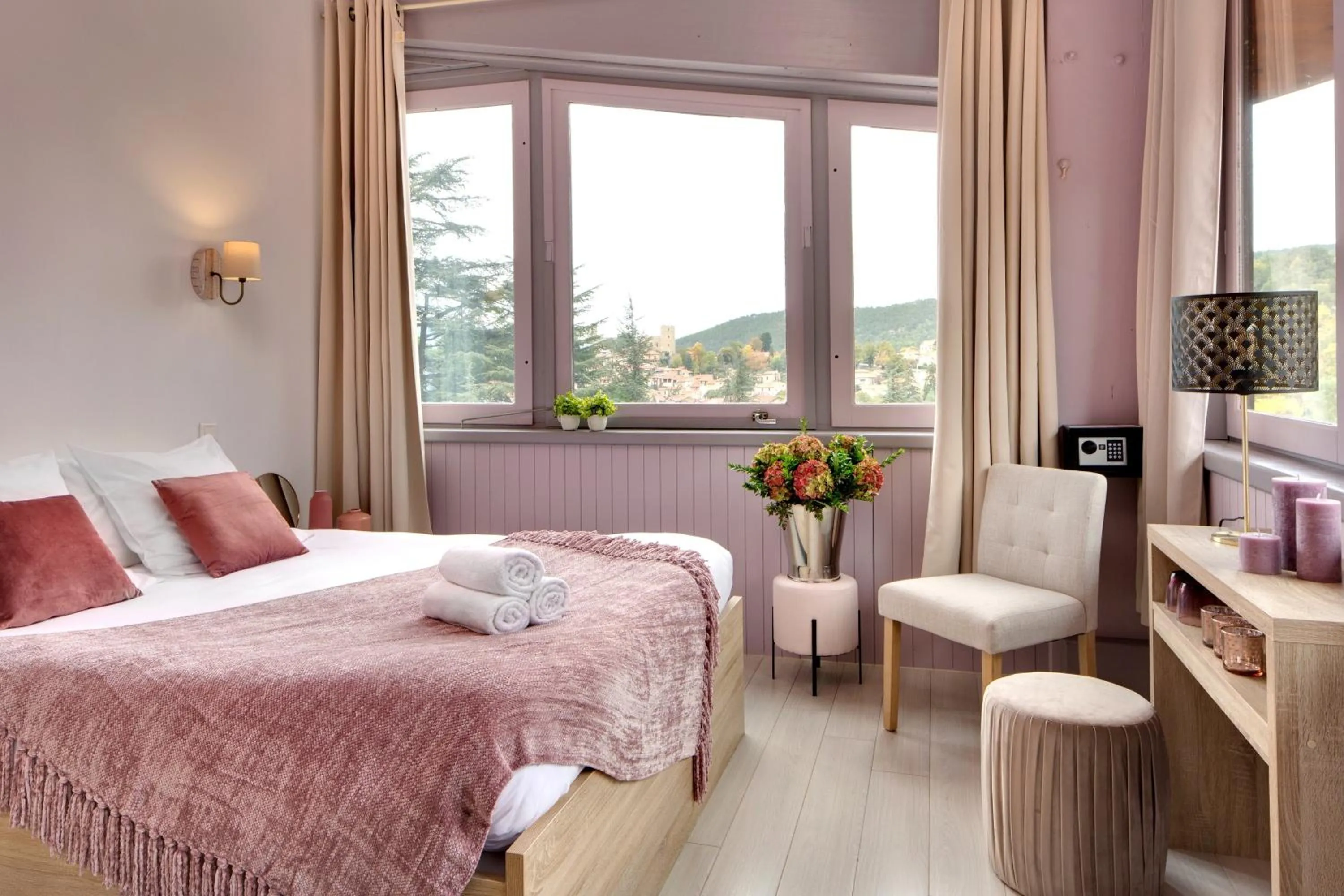 Bed in Hôtel Les Sources