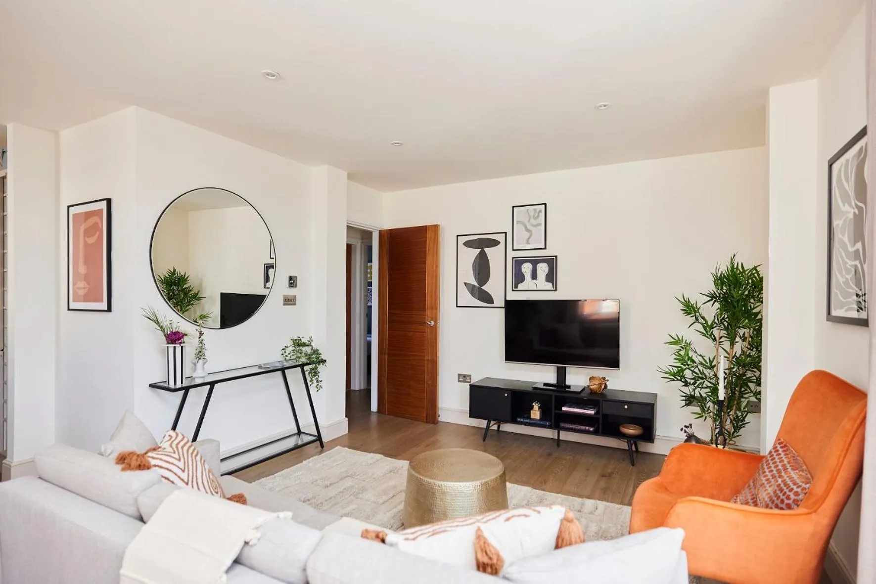 Living room in The Wandsworth Haven - Bright 2BDR Flat
