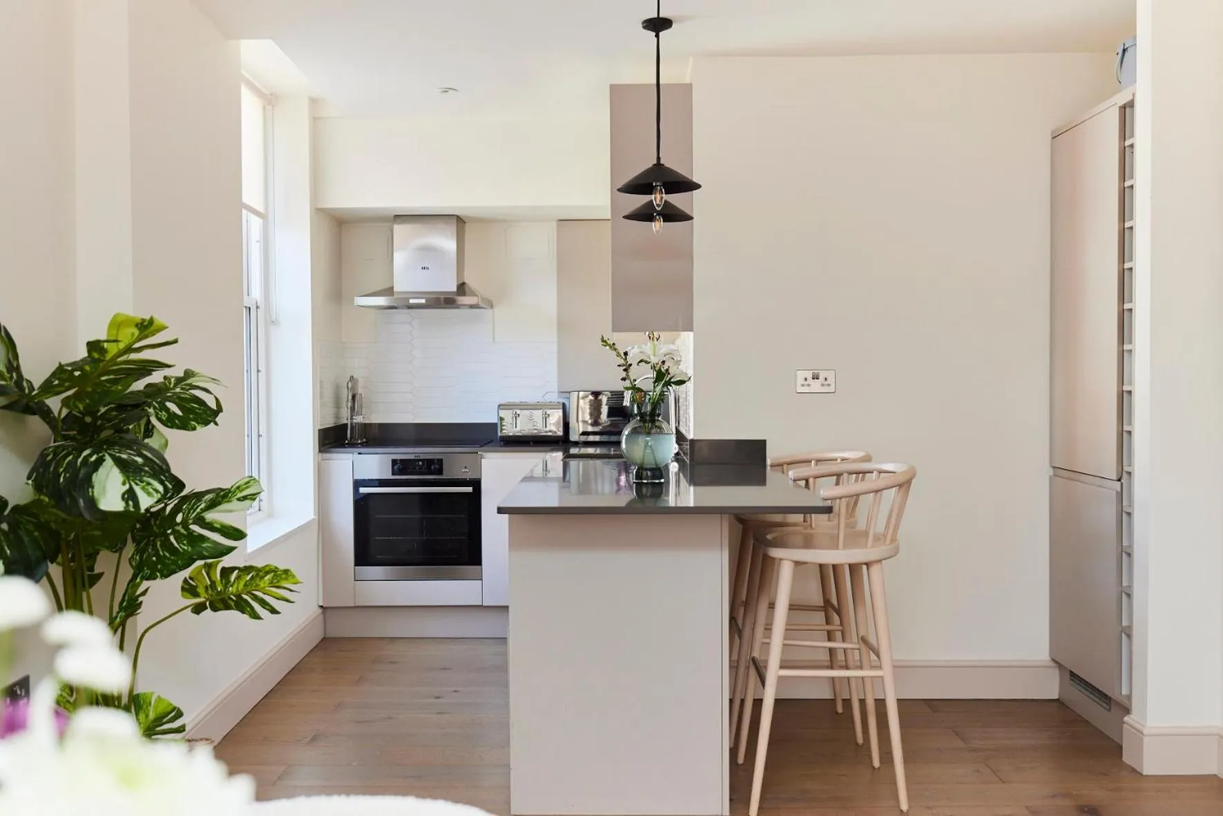 Kitchen or kitchenette in The Wandsworth Haven - Bright 2BDR Flat