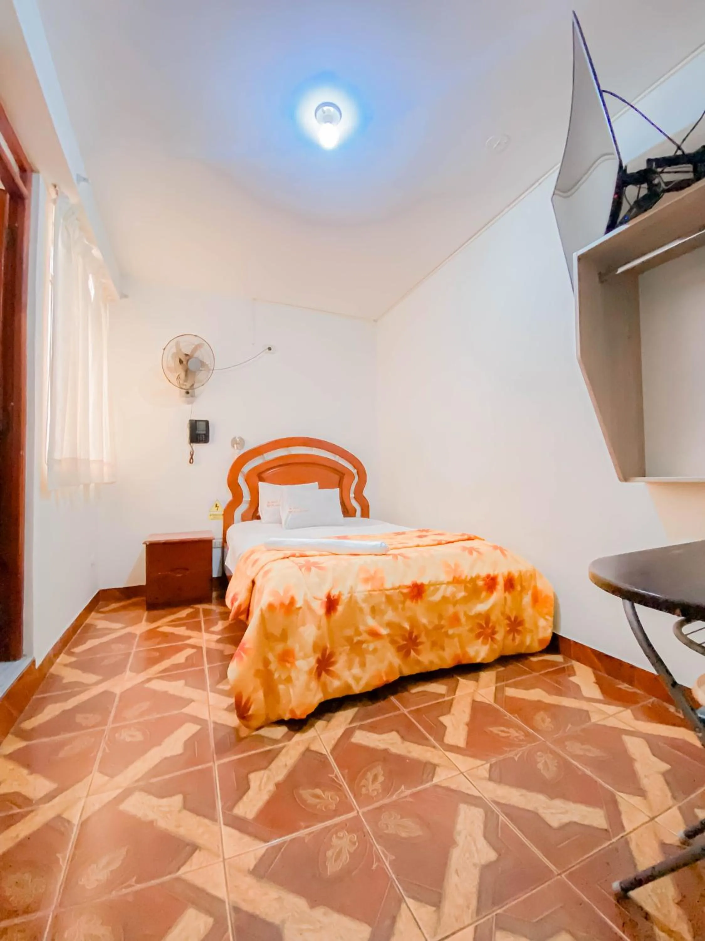 Photo of the whole room, Bed in Hotel Presidencial