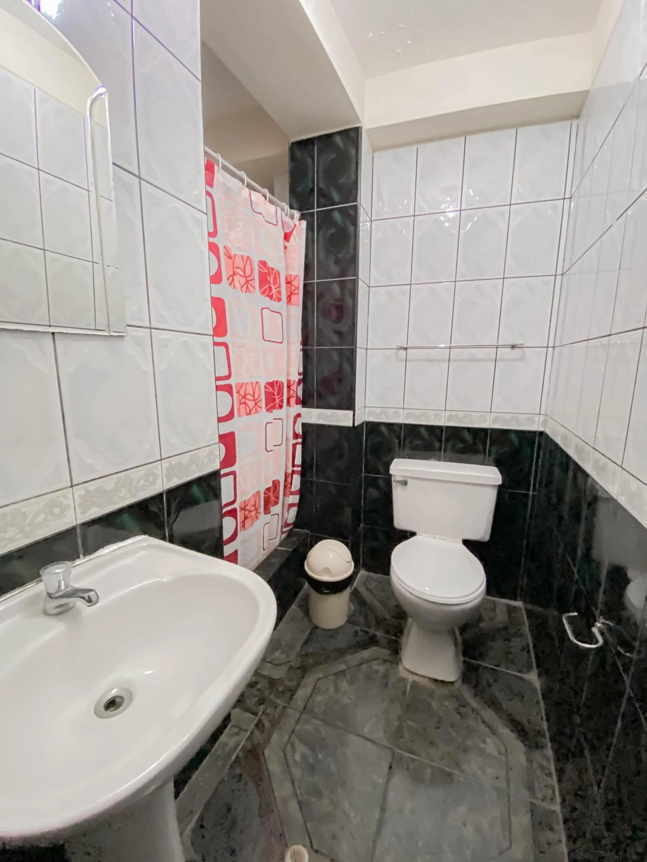 Bathroom in Hotel Presidencial