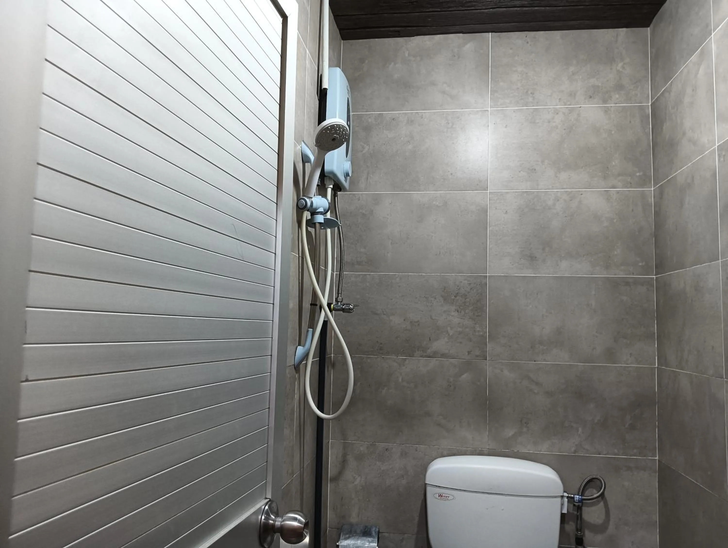 Bathroom in Hotel O Hi Inn 2