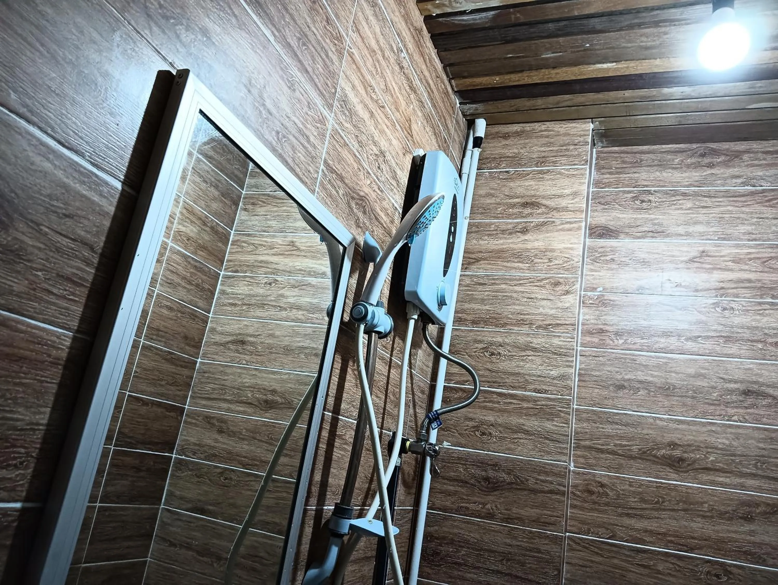 Bathroom in Hotel O Hi Inn 2