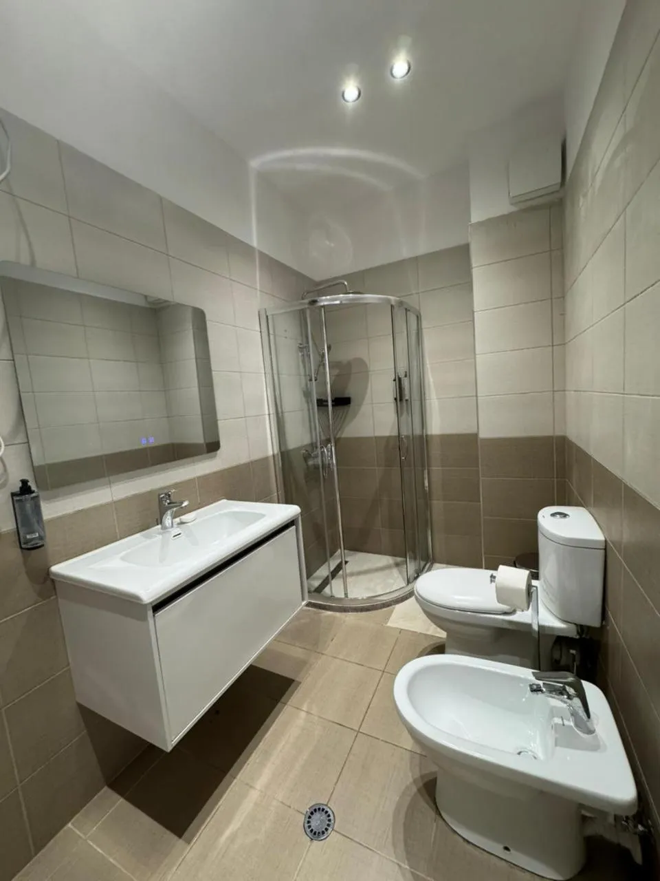 Shower in Destiny Hotel & SPA