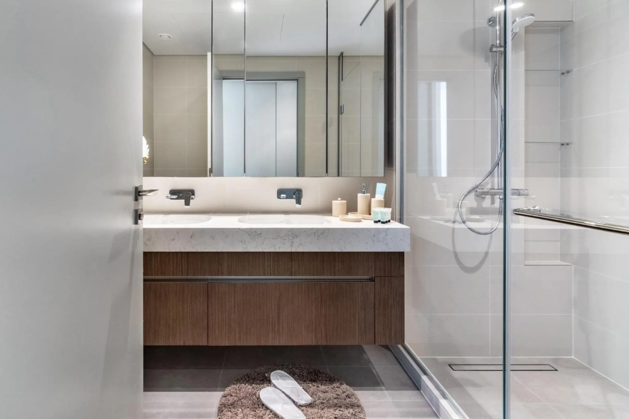 Shower in Sea view 2-Bedroom - Beach Isle