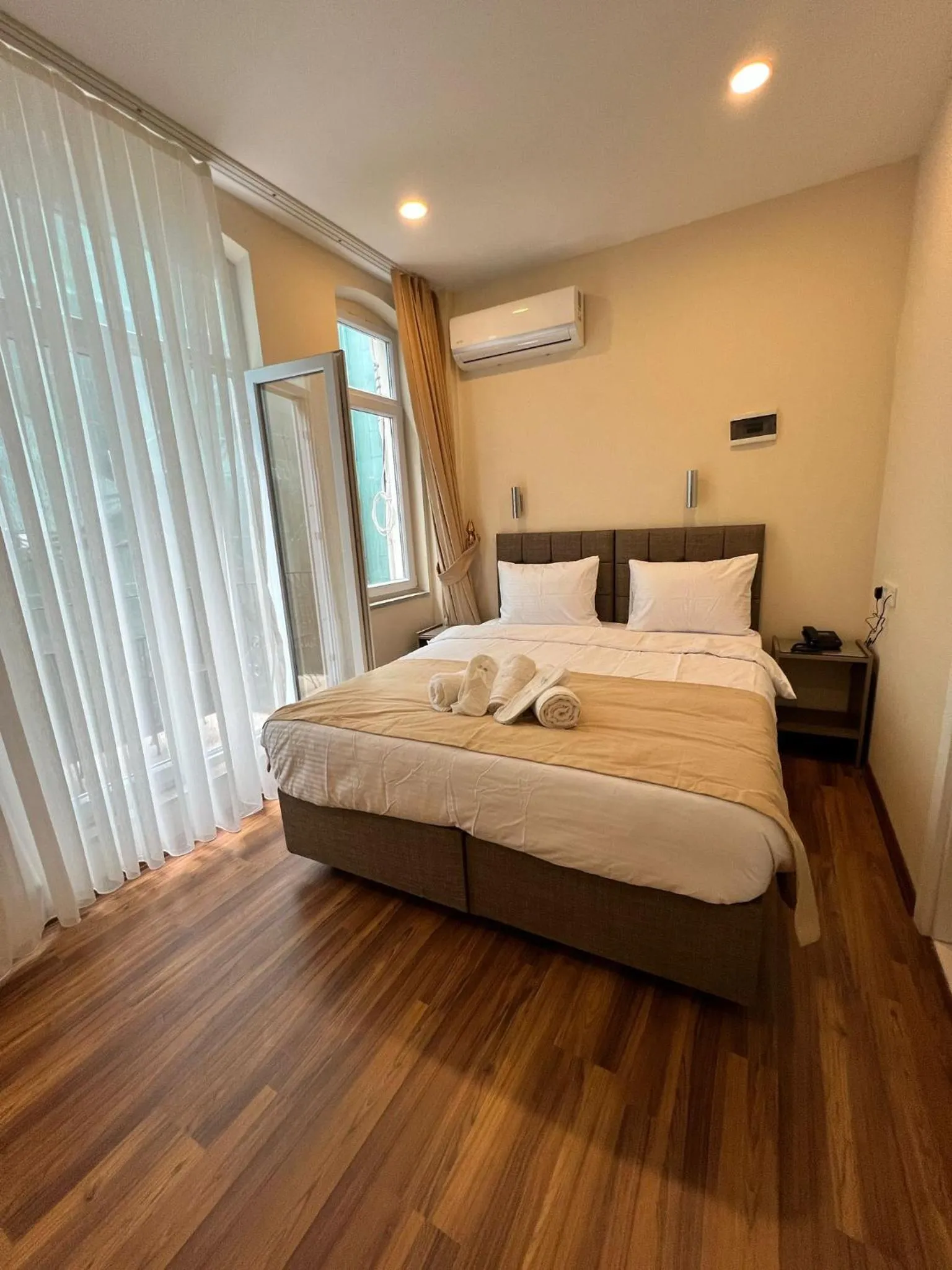 Bed in Taksim Nacre 360 Suit