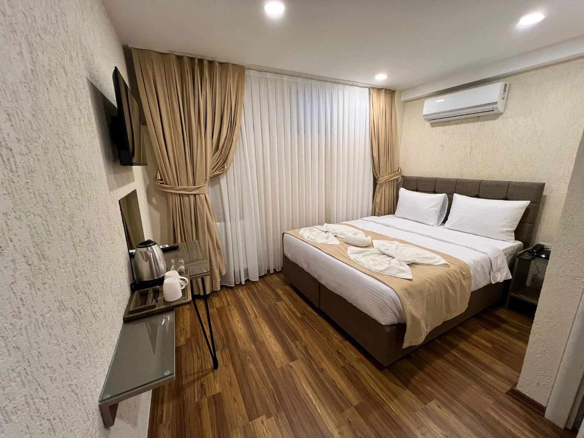 Bed in Taksim Nacre 360 Suit