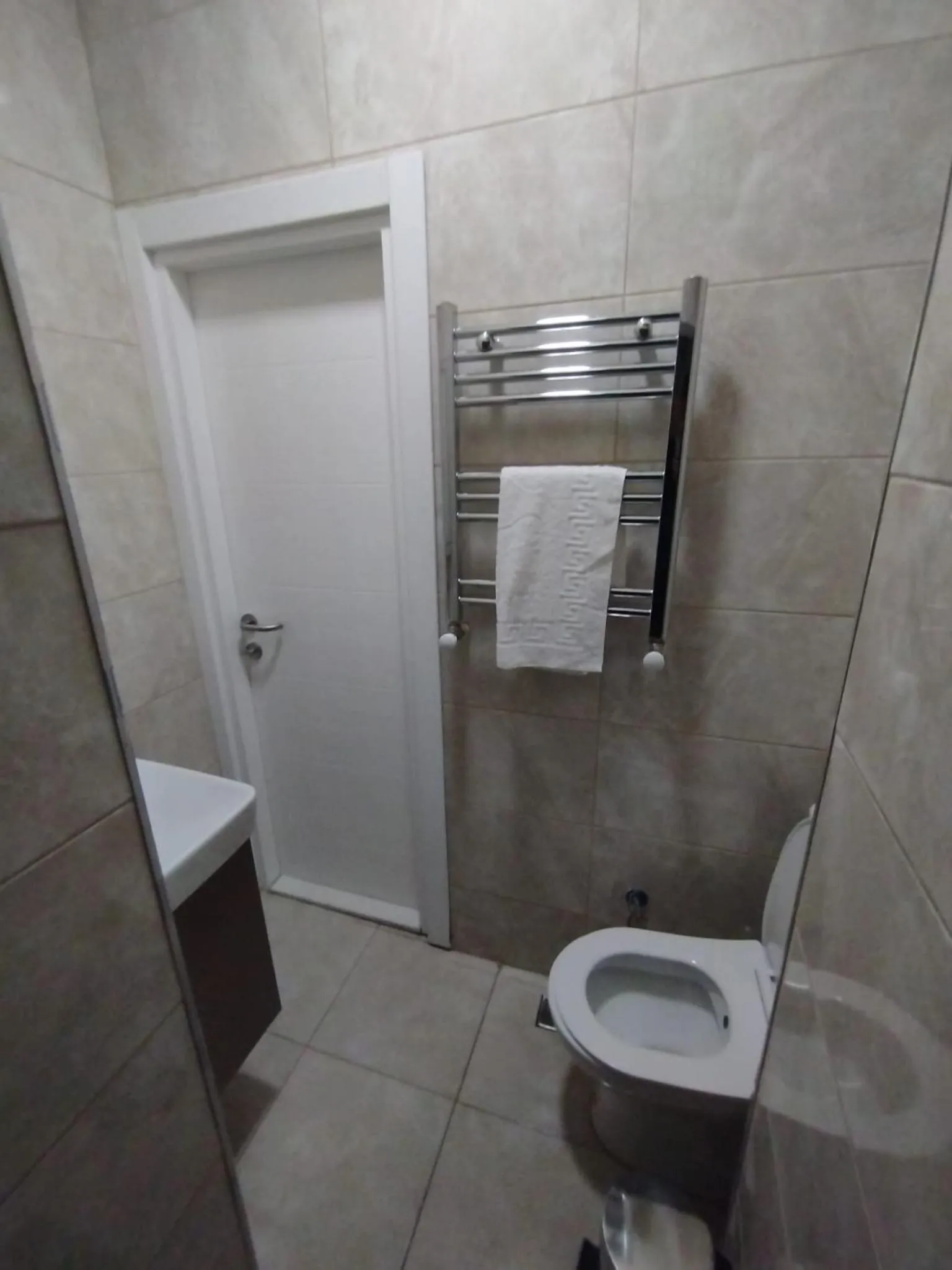 Shower in Taksim Nacre 360 Suit