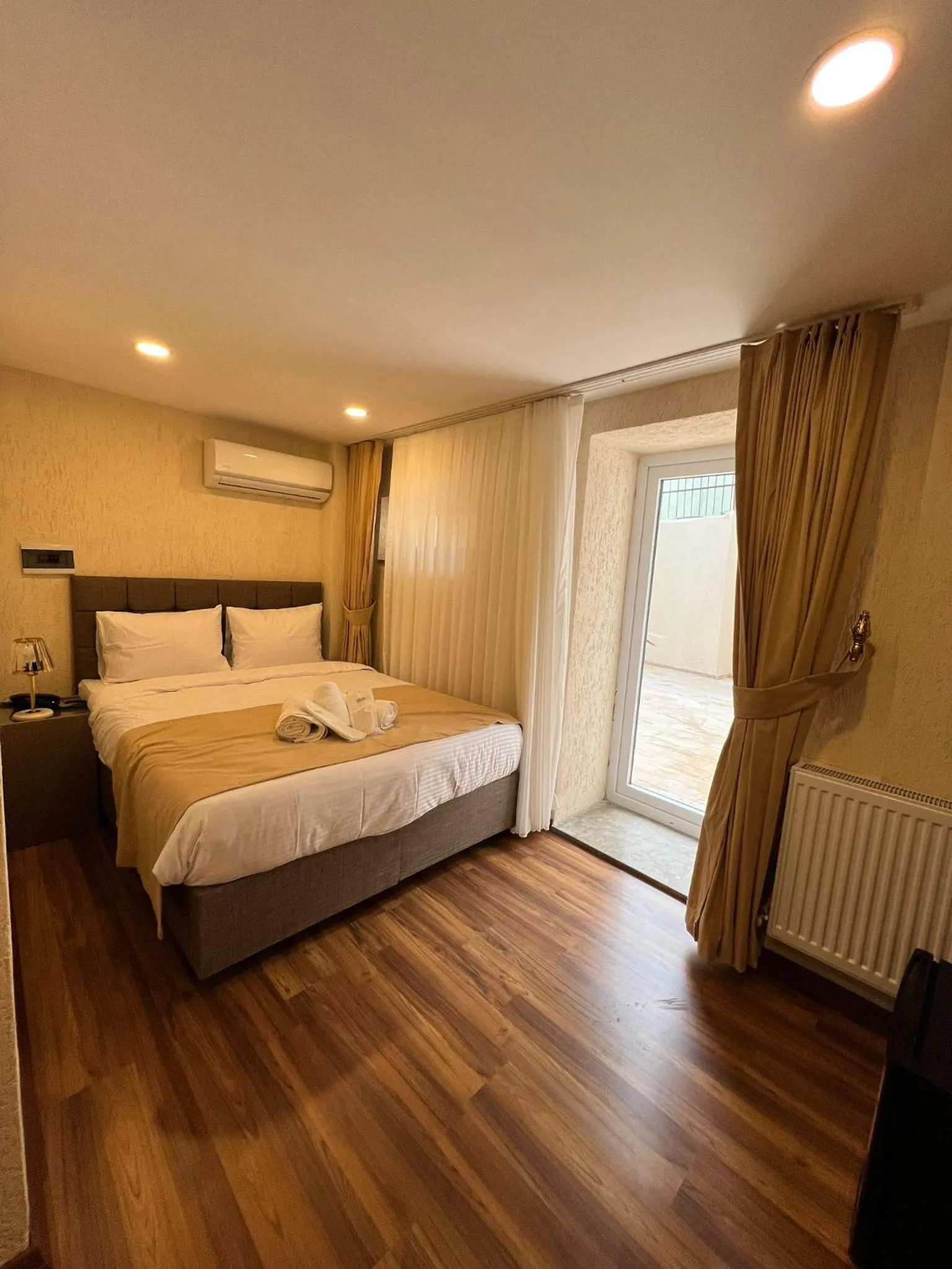 Bed in Taksim Nacre 360 Suit