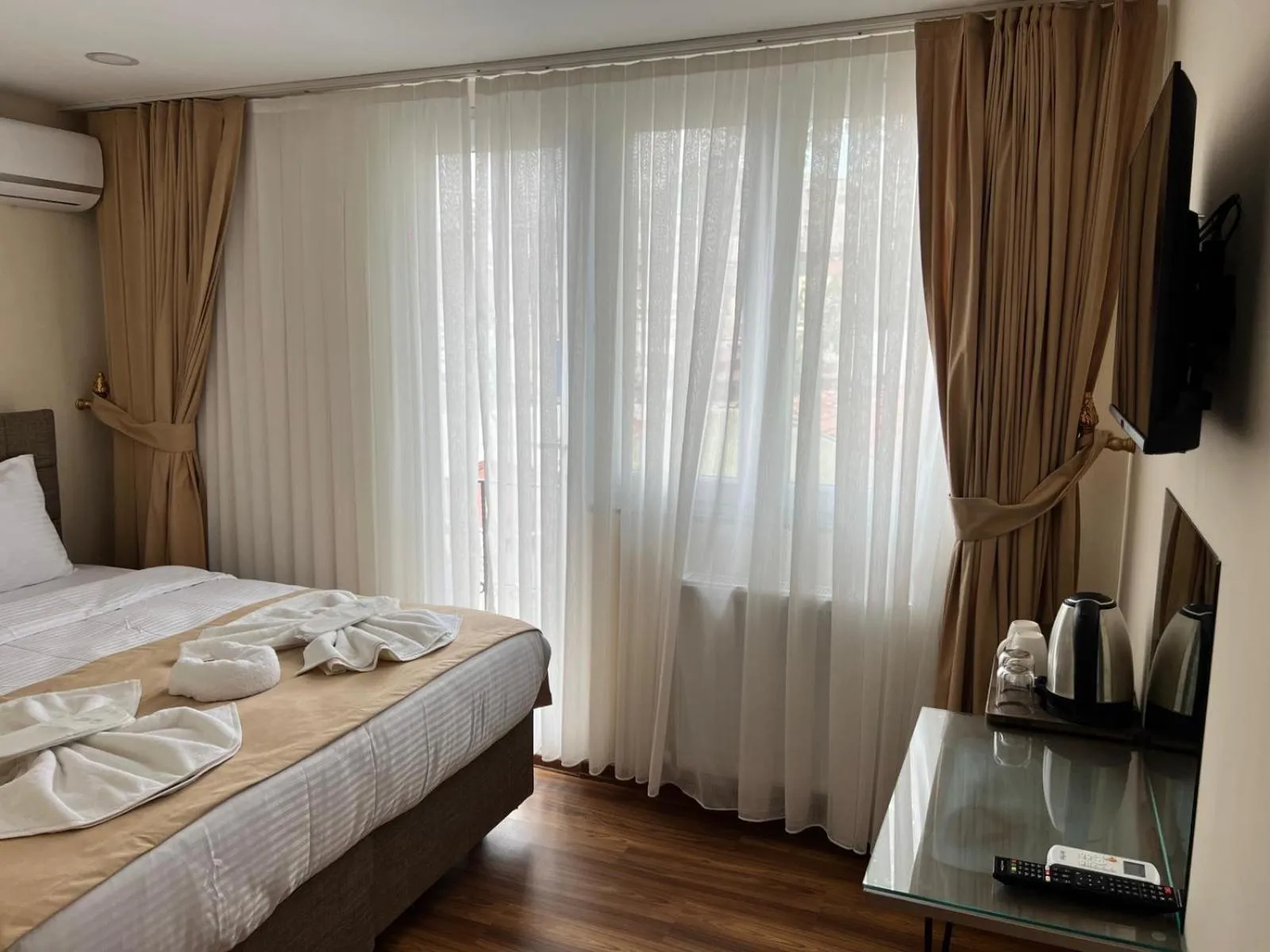 Bed in Taksim Nacre 360 Suit