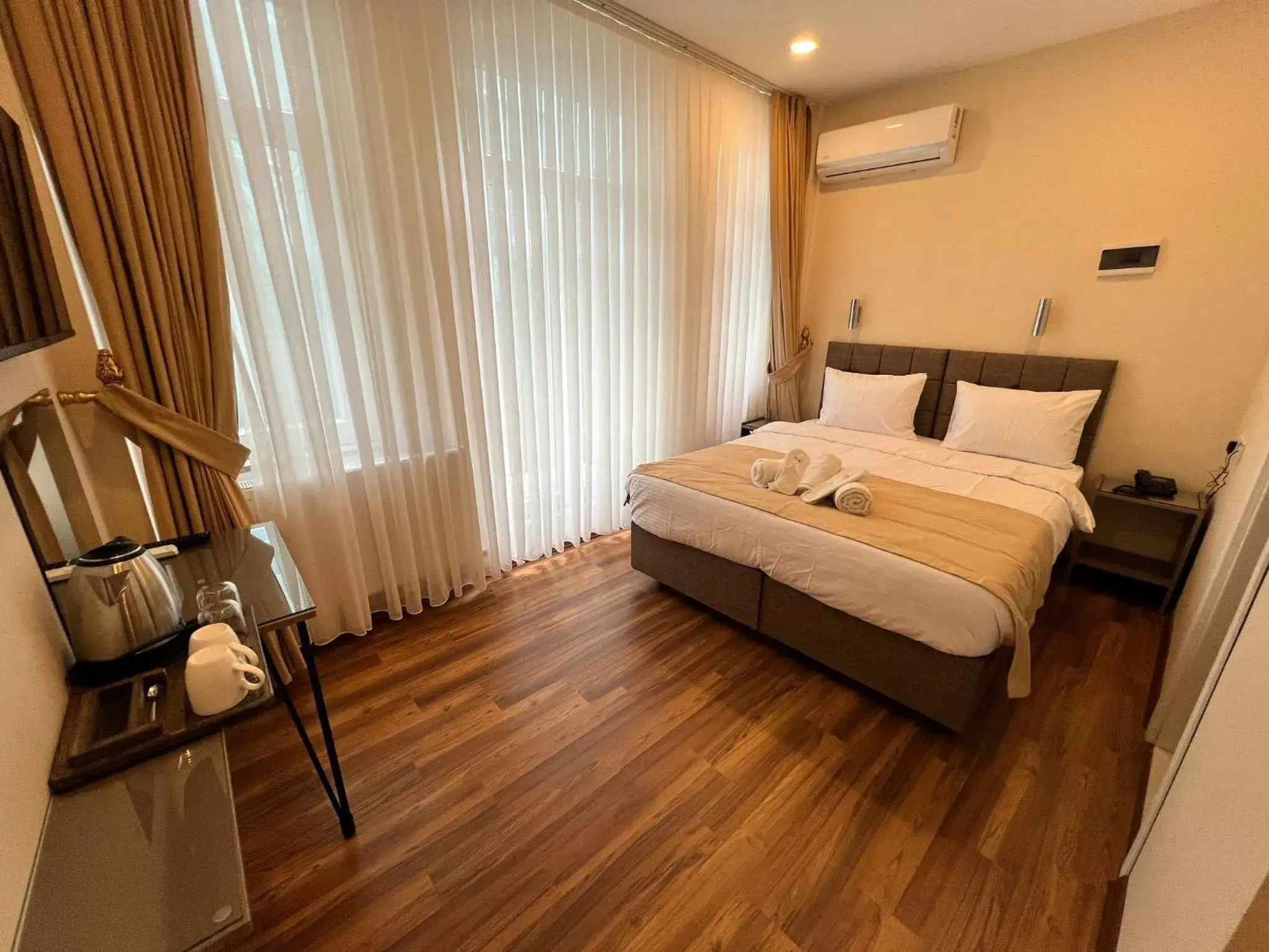 Deluxe Double or Twin Room with Balcony in Taksim Nacre 360 Suit Deluxe Double or Twin Room with Balcony in Taksim Nacre 360 Suit