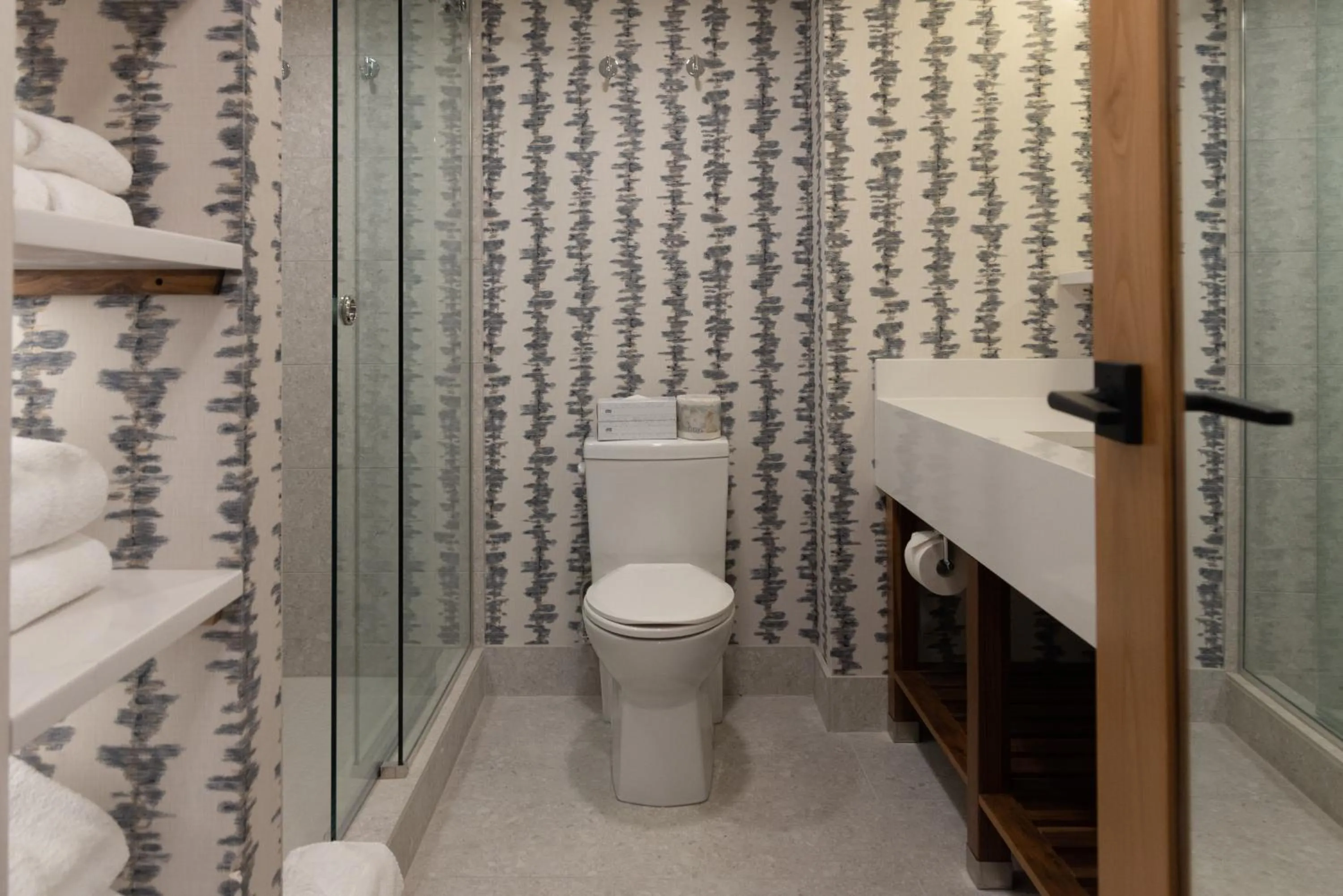 Toilet in Hotel Canoe and Suites