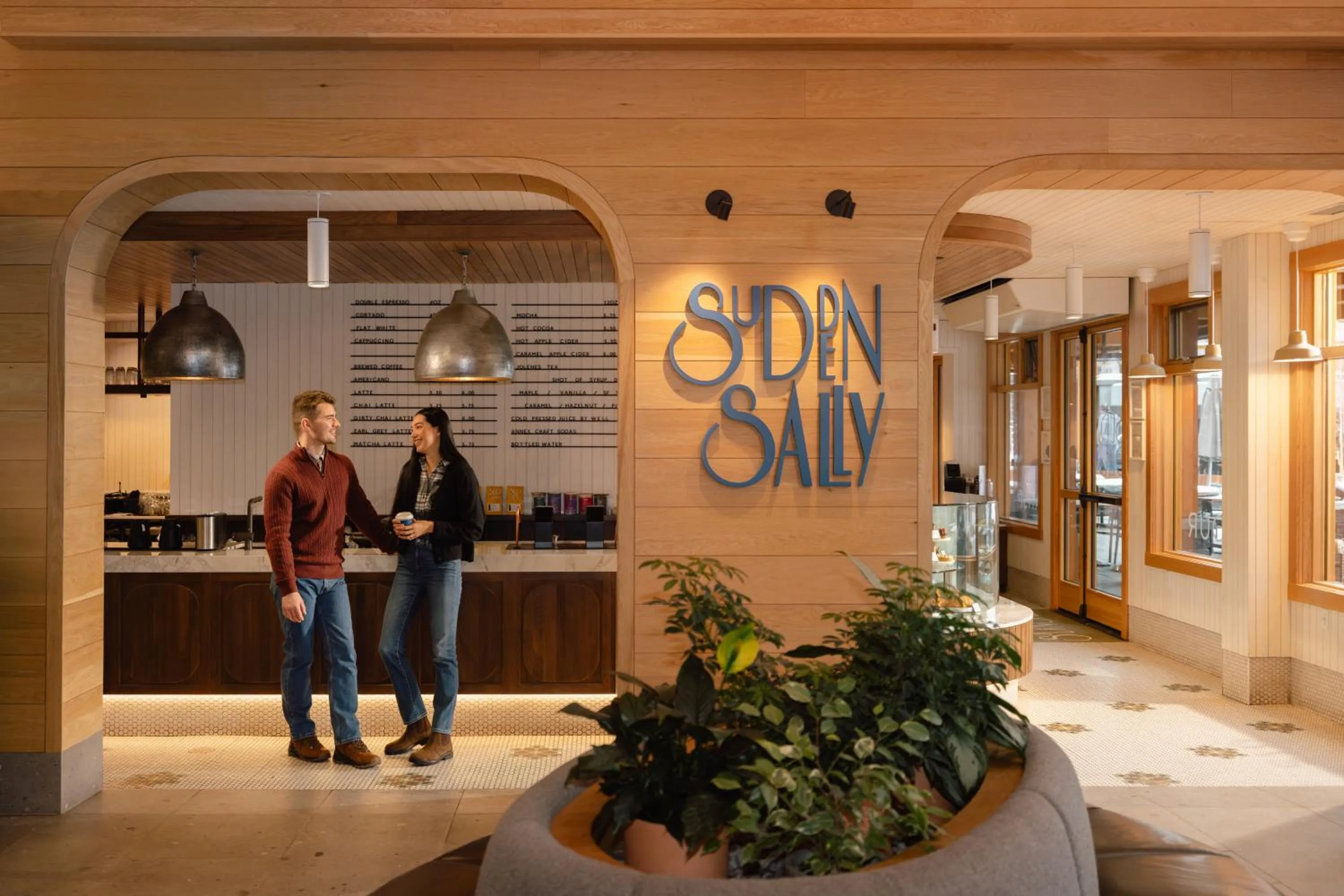 Restaurant/places to eat in Hotel Canoe and Suites