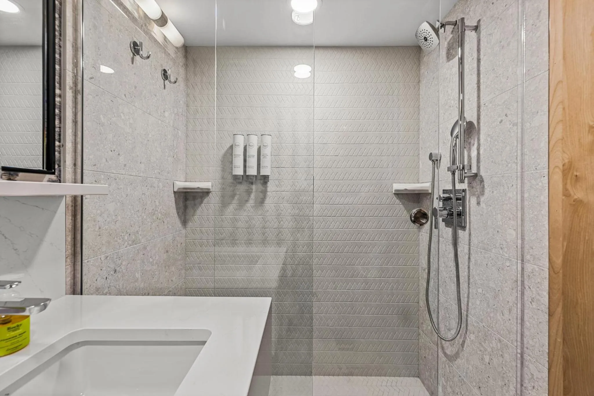 Bathroom in Hotel Canoe and Suites