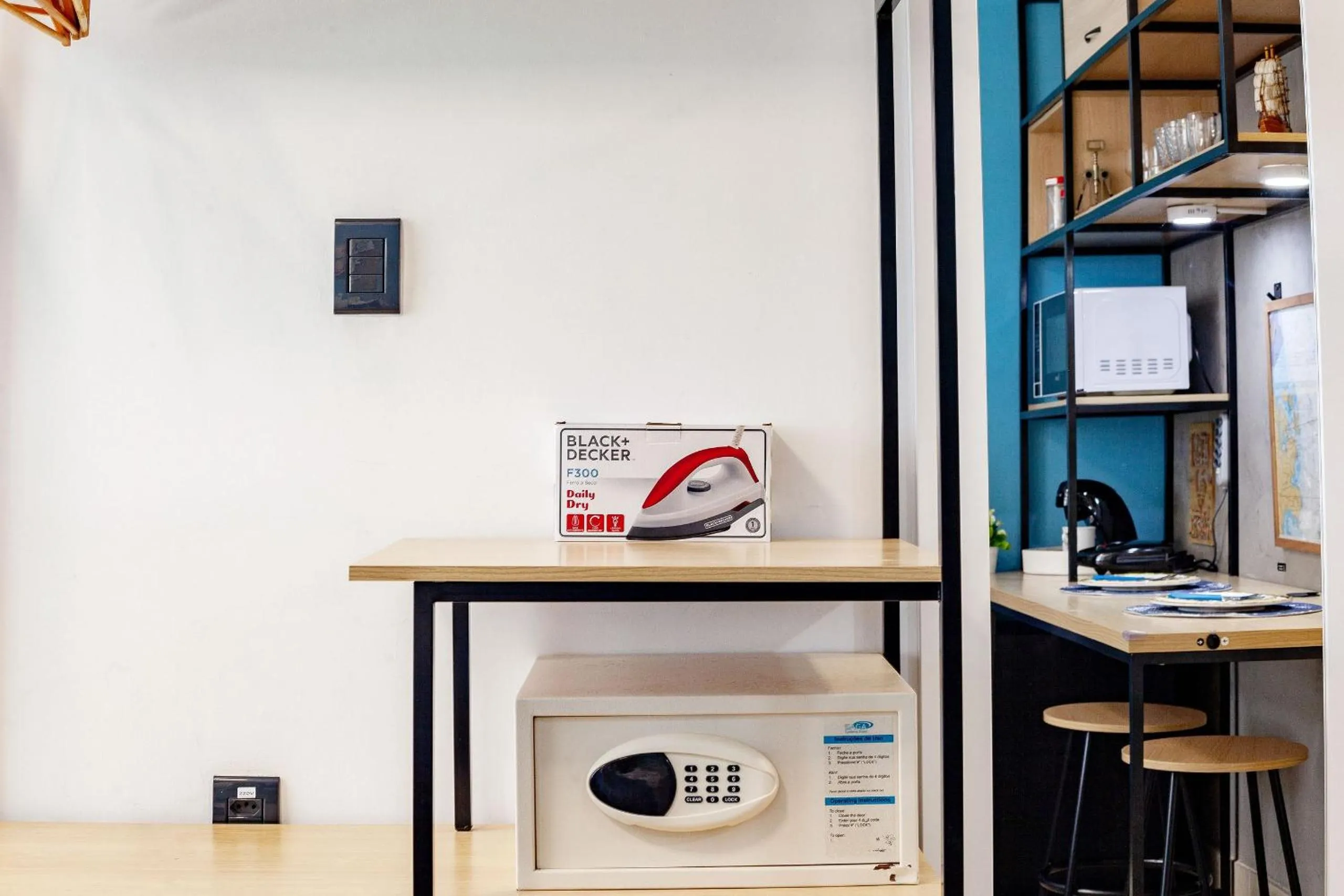 Decorative detail in Suíte PÉ NA AREIA com PISCINA, WIFI e ESTACIONAMENTO em PONTA NEGRA