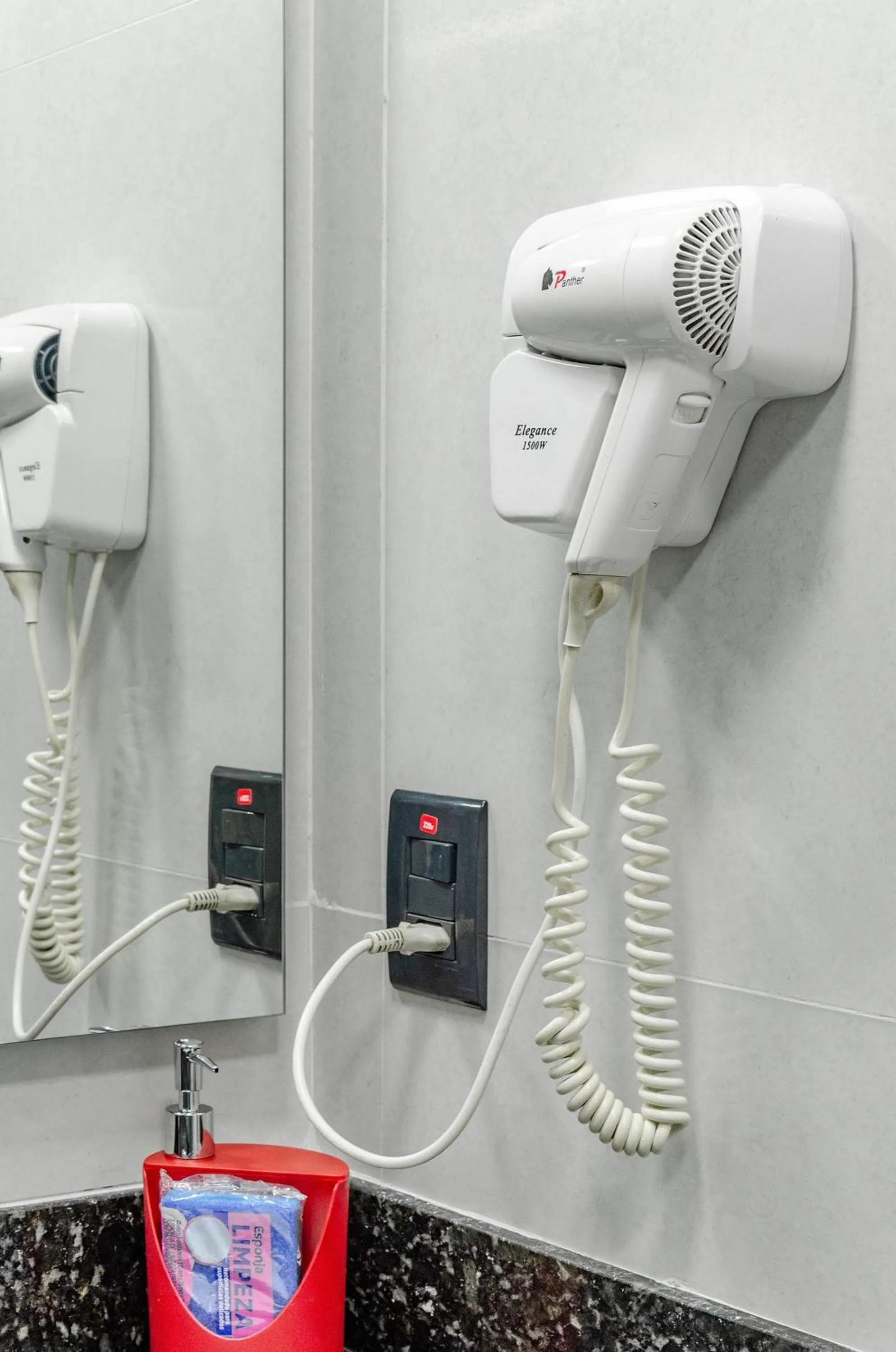 Toilet in Suíte PÉ NA AREIA com PISCINA, WIFI e ESTACIONAMENTO em PONTA NEGRA