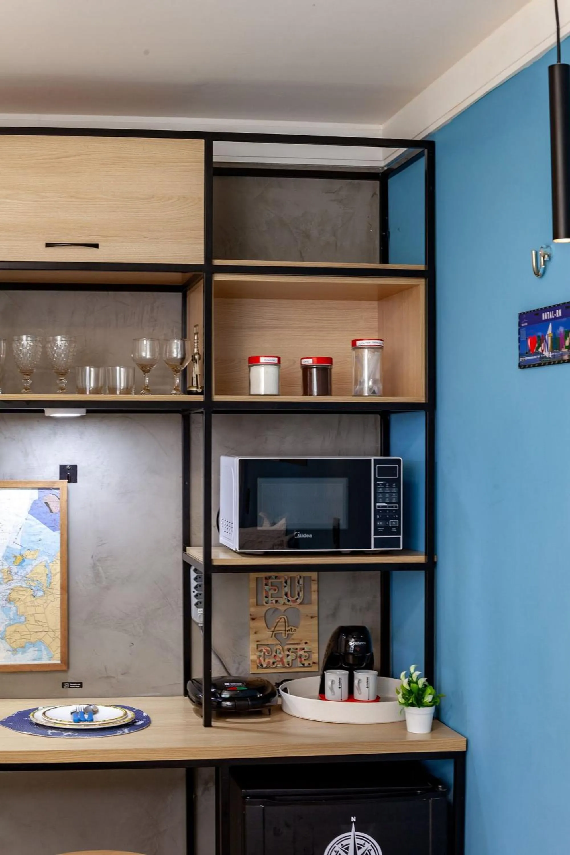 Coffee/tea facilities in Suíte PÉ NA AREIA com PISCINA, WIFI e ESTACIONAMENTO em PONTA NEGRA