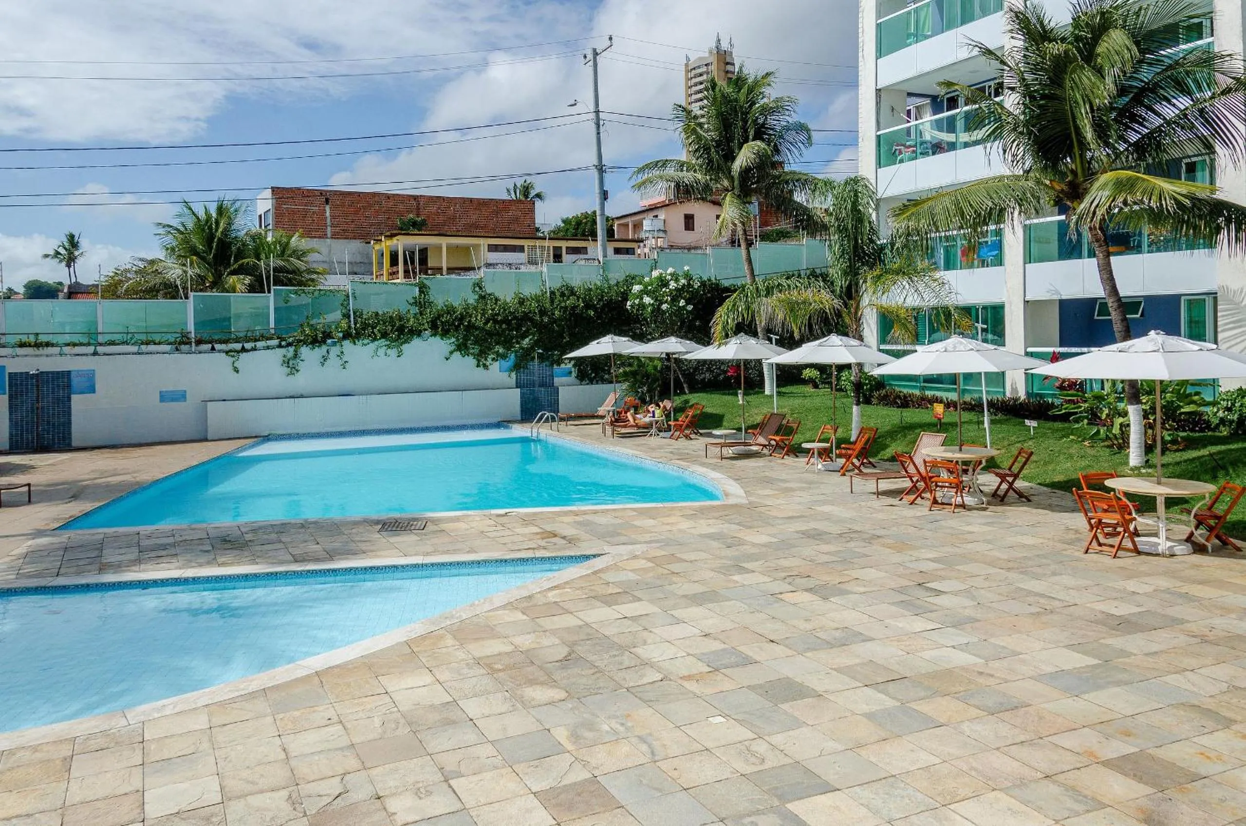 Property building in Suíte PÉ NA AREIA com PISCINA, WIFI e ESTACIONAMENTO em PONTA NEGRA