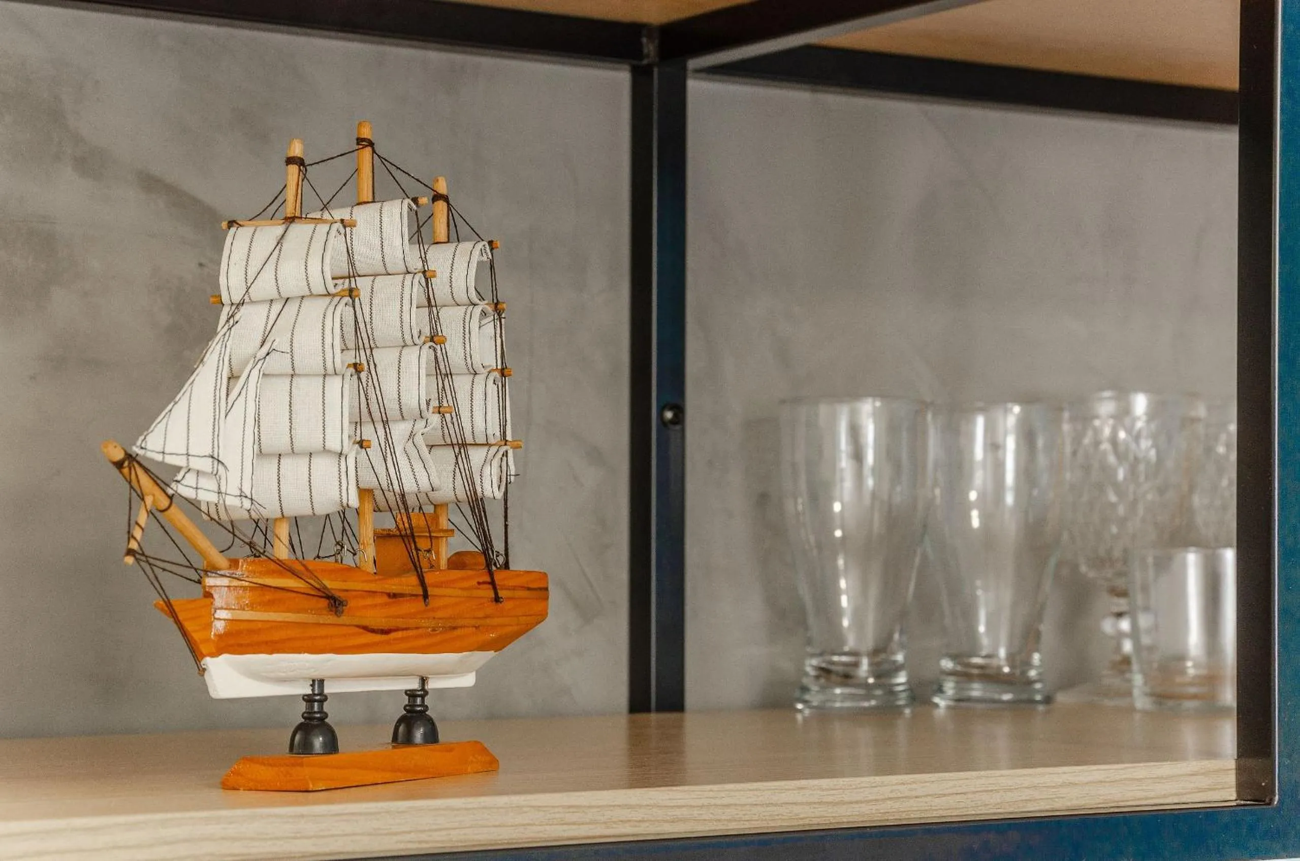 Decorative detail in Suíte PÉ NA AREIA com PISCINA, WIFI e ESTACIONAMENTO em PONTA NEGRA