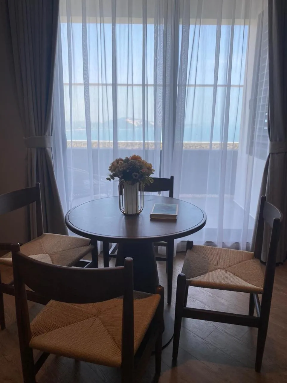 Living room in Mandala Cham Bay Mũi Né