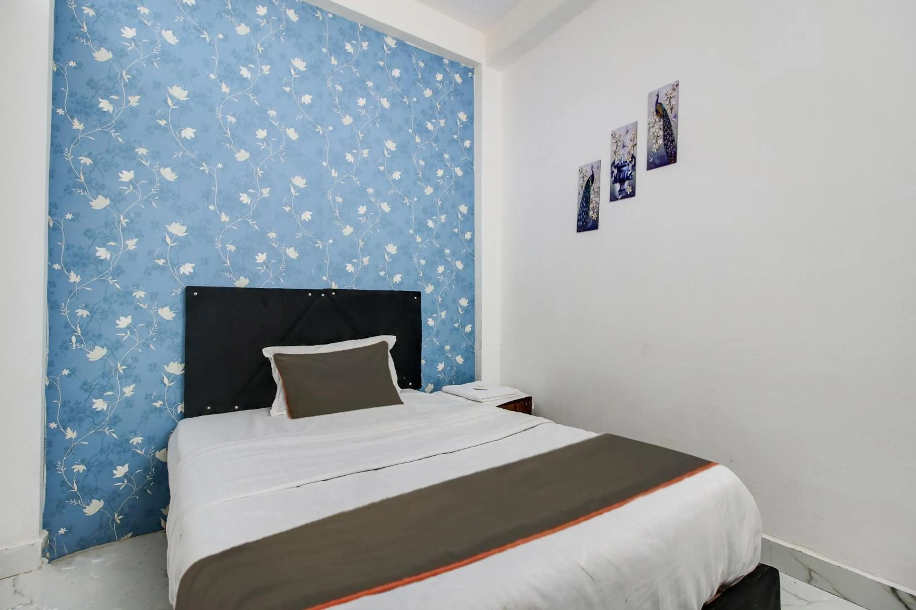 Bedroom in Hotel O by OYO Sawariya Regency