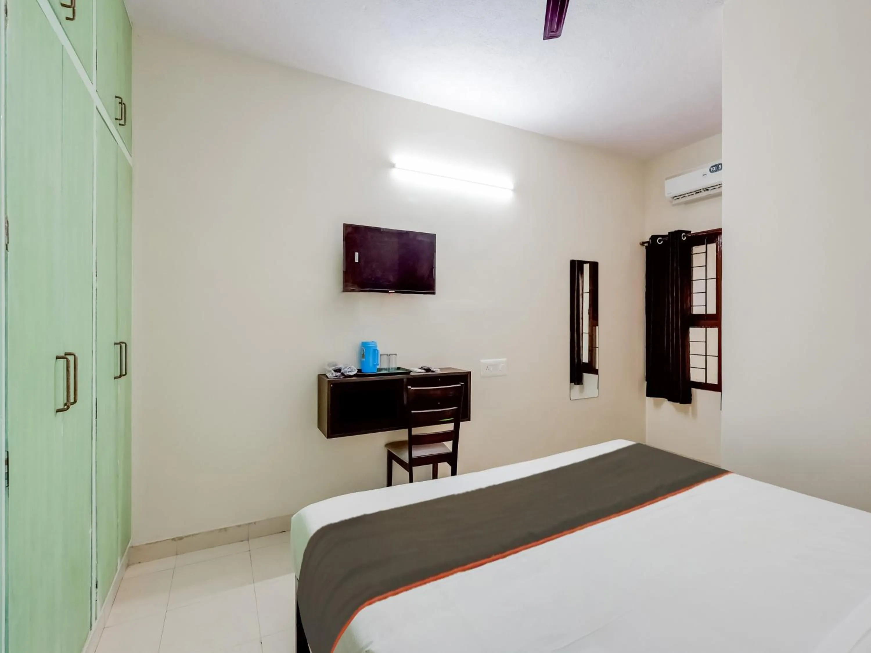 Bedroom in Hotel O Valasaravakkam