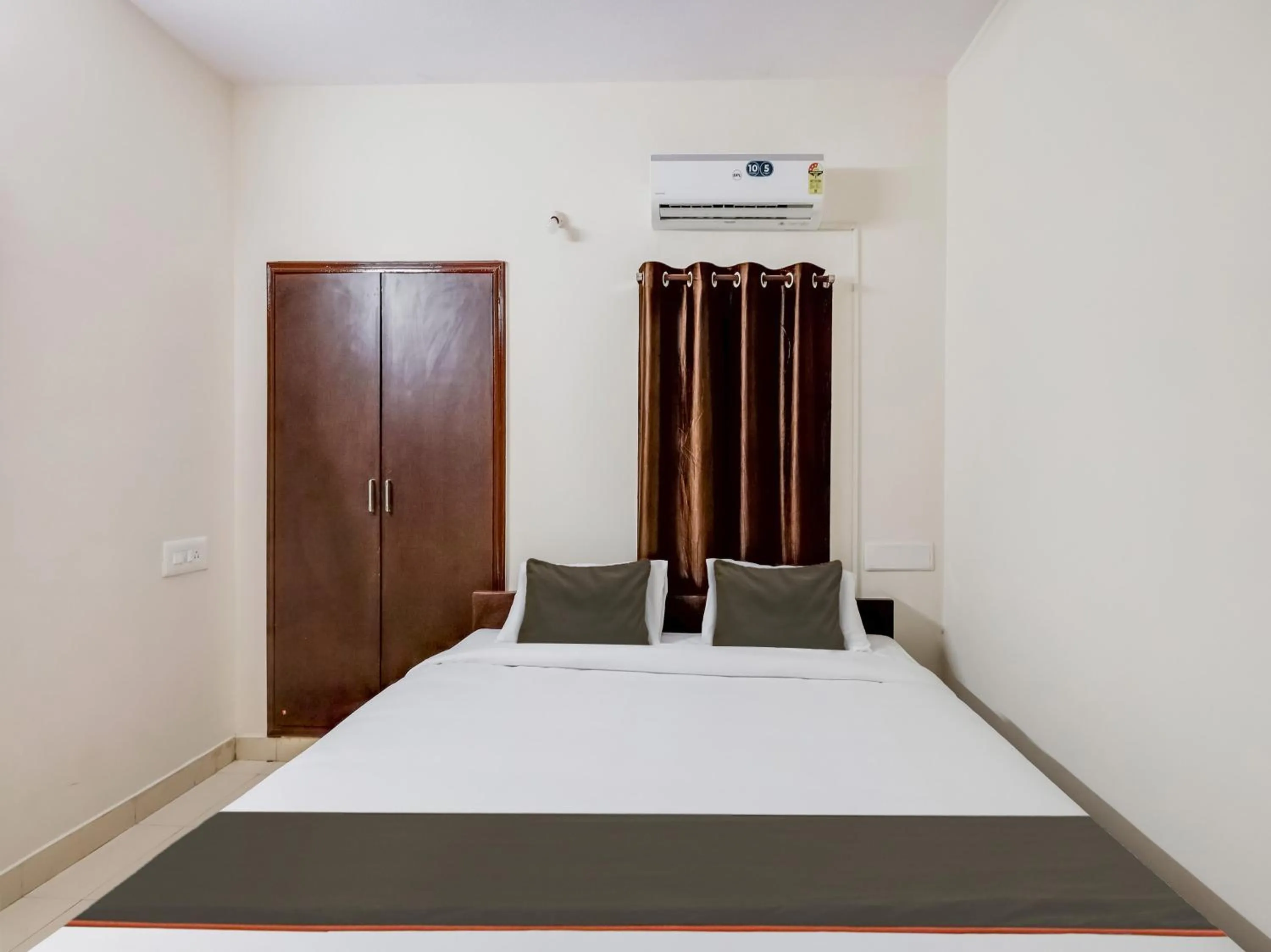 Bedroom in Hotel O Valasaravakkam
