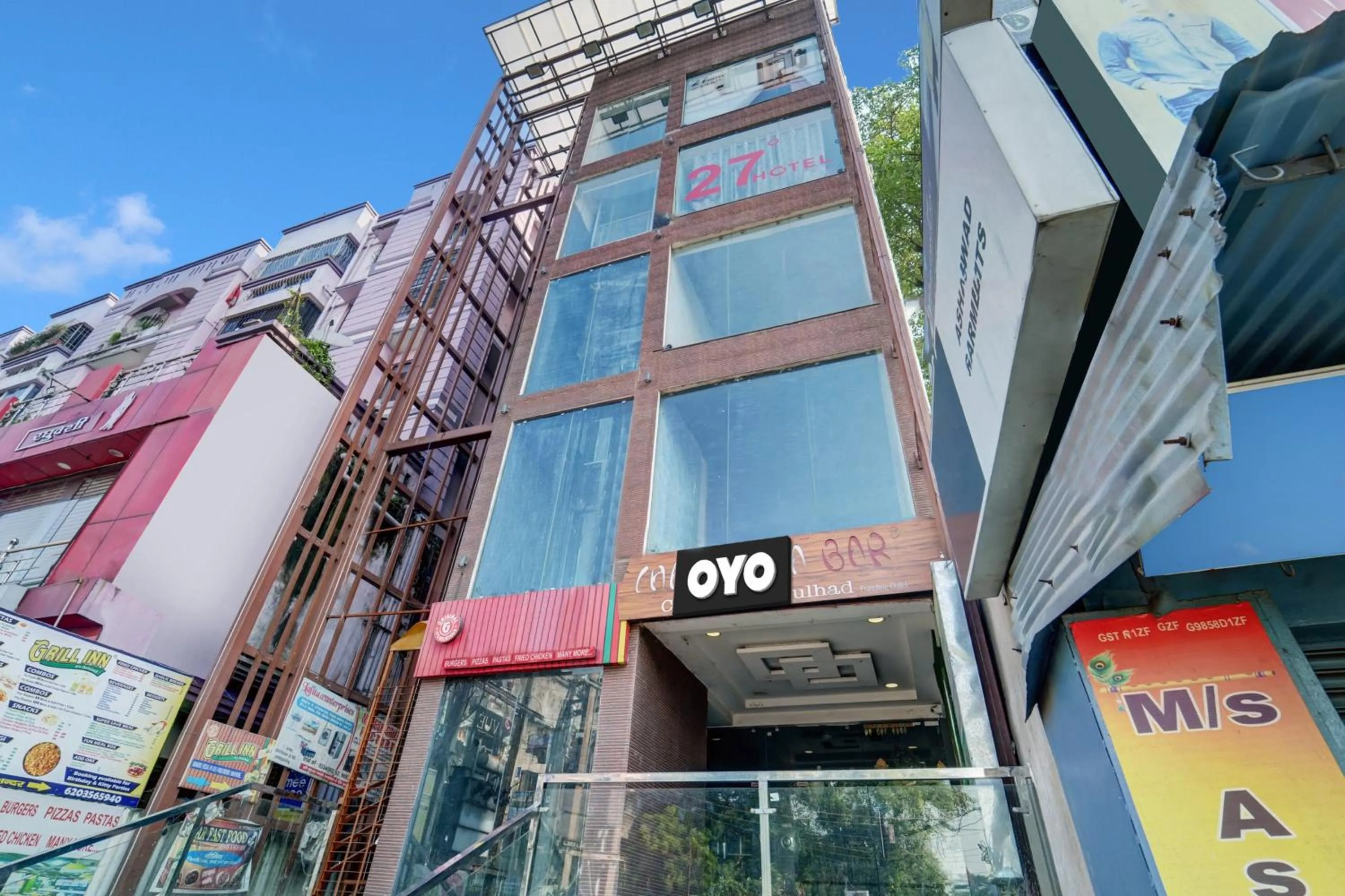 Facade/entrance in Hotel O 27 Degree Hotel