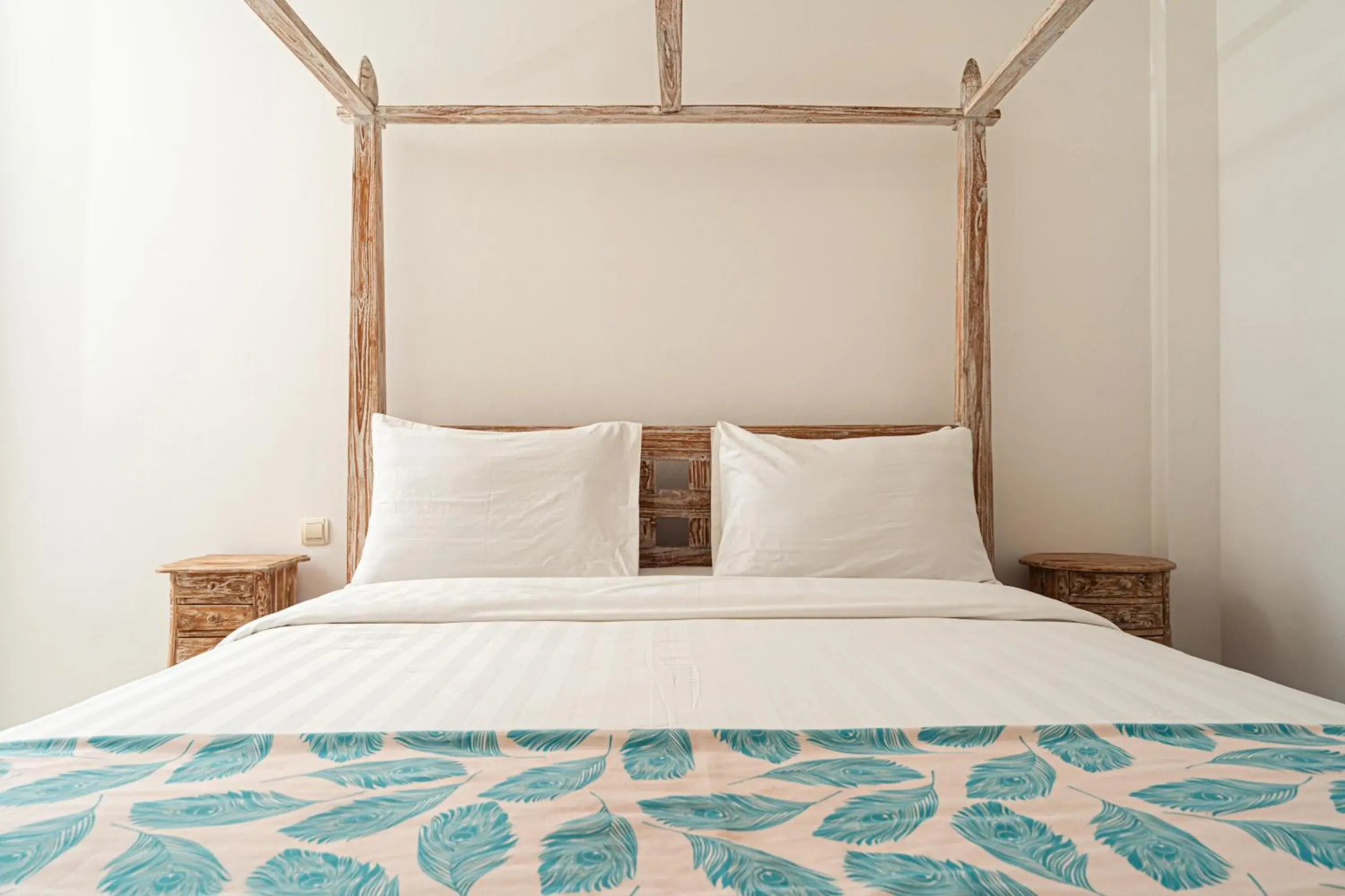 Deluxe Double Room with Balcony in Komodo Suites Downtown Deluxe Double Room with Balcony in Komodo Suites Downtown